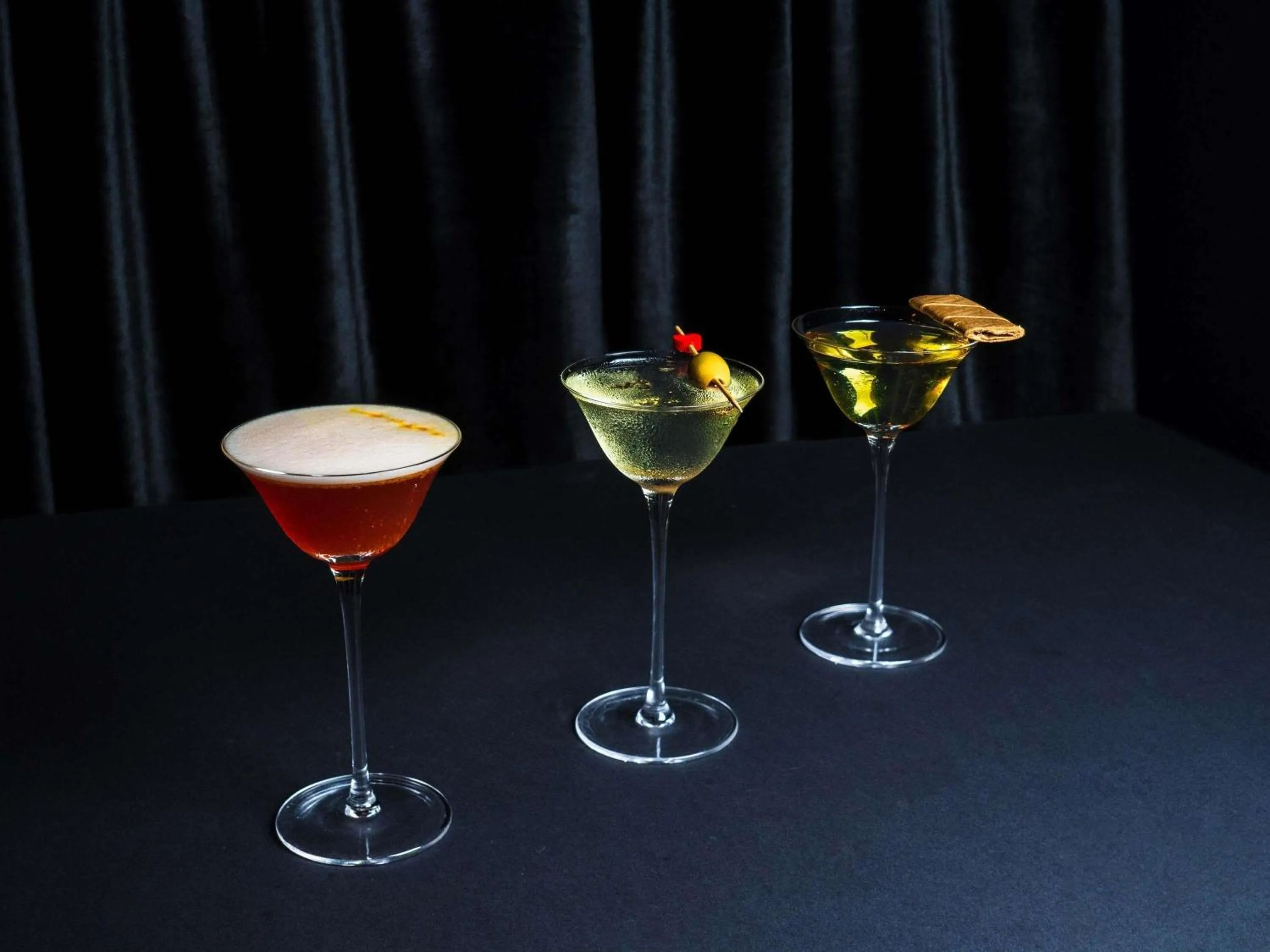 Lounge or bar in Pullman Singapore Orchard