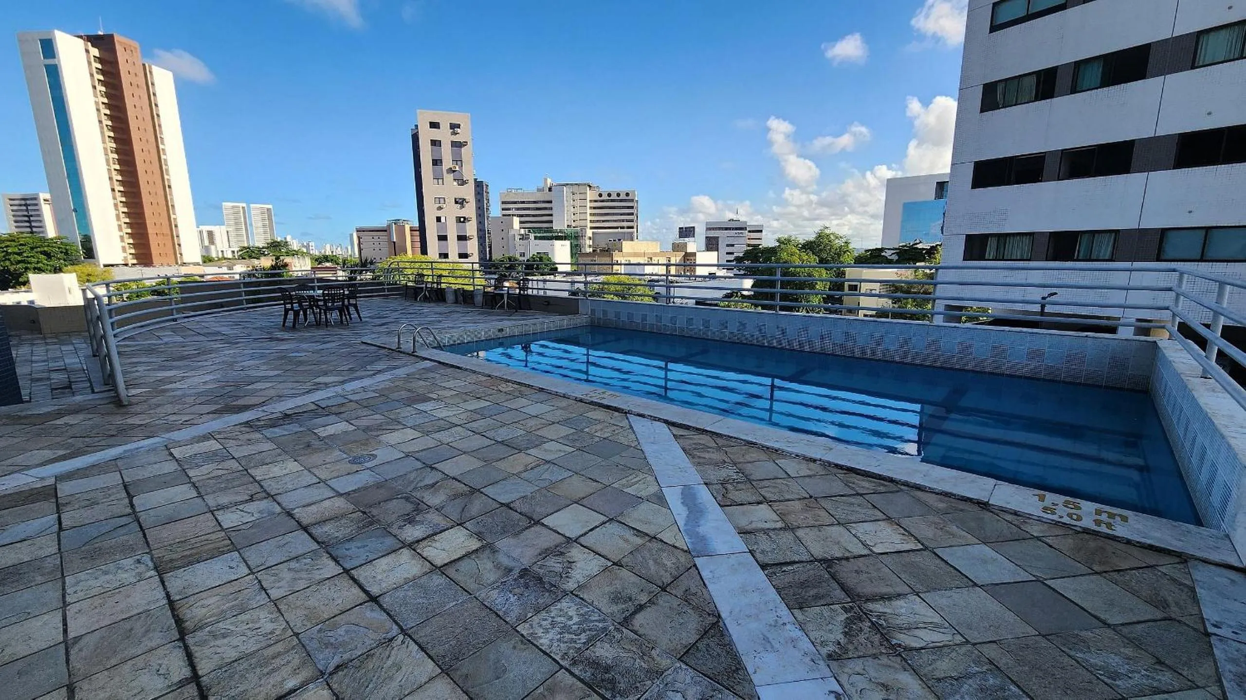 Swimming pool in Flat no Condomínio Metrópolis - Ilha do Leite
