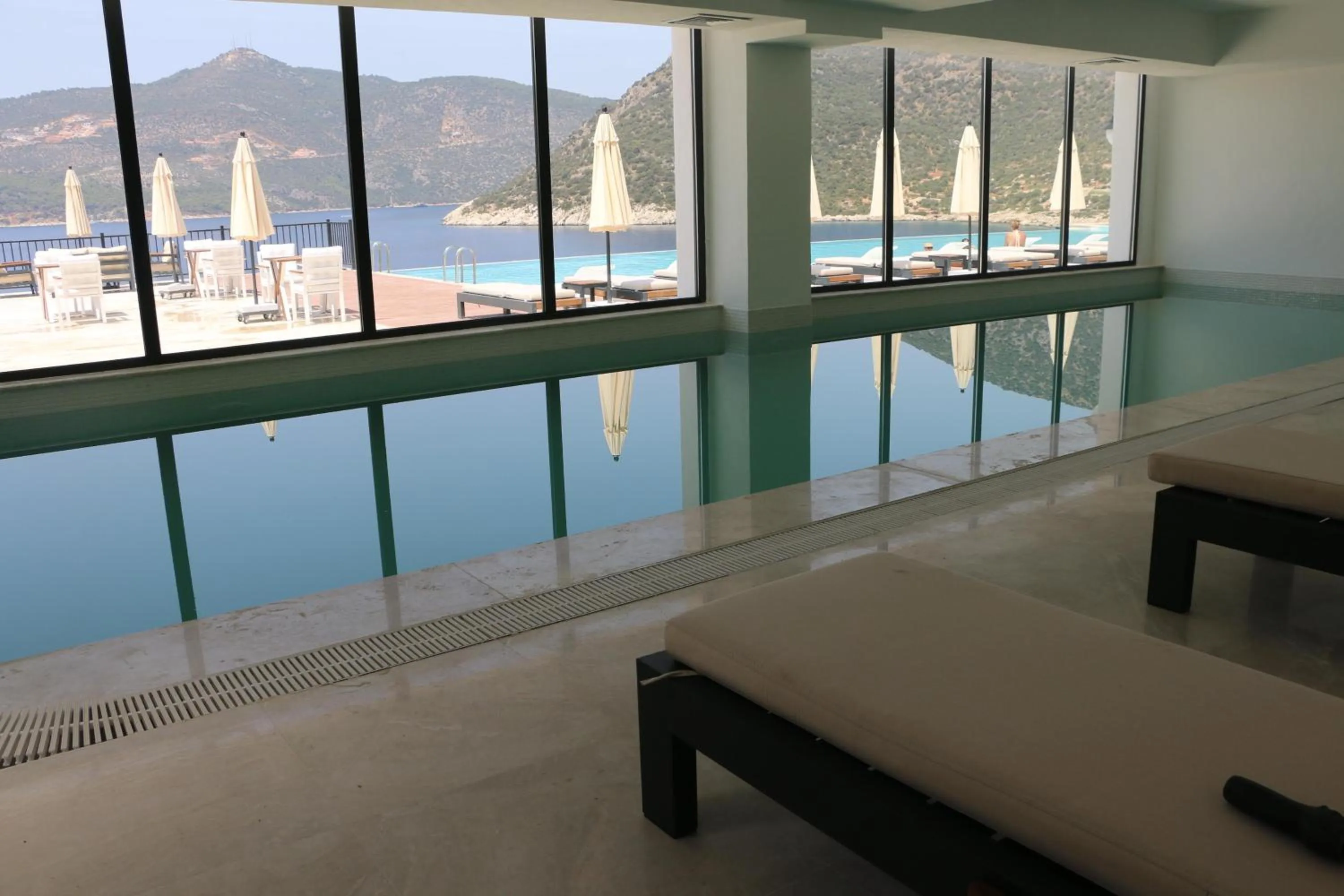 Swimming pool in Lures Hotel