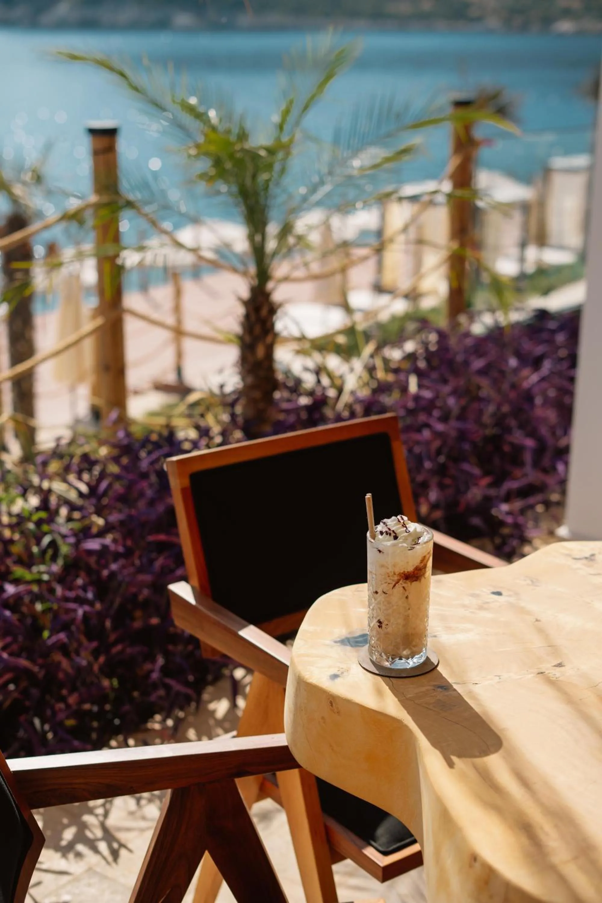 Restaurant/places to eat in Lures Hotel