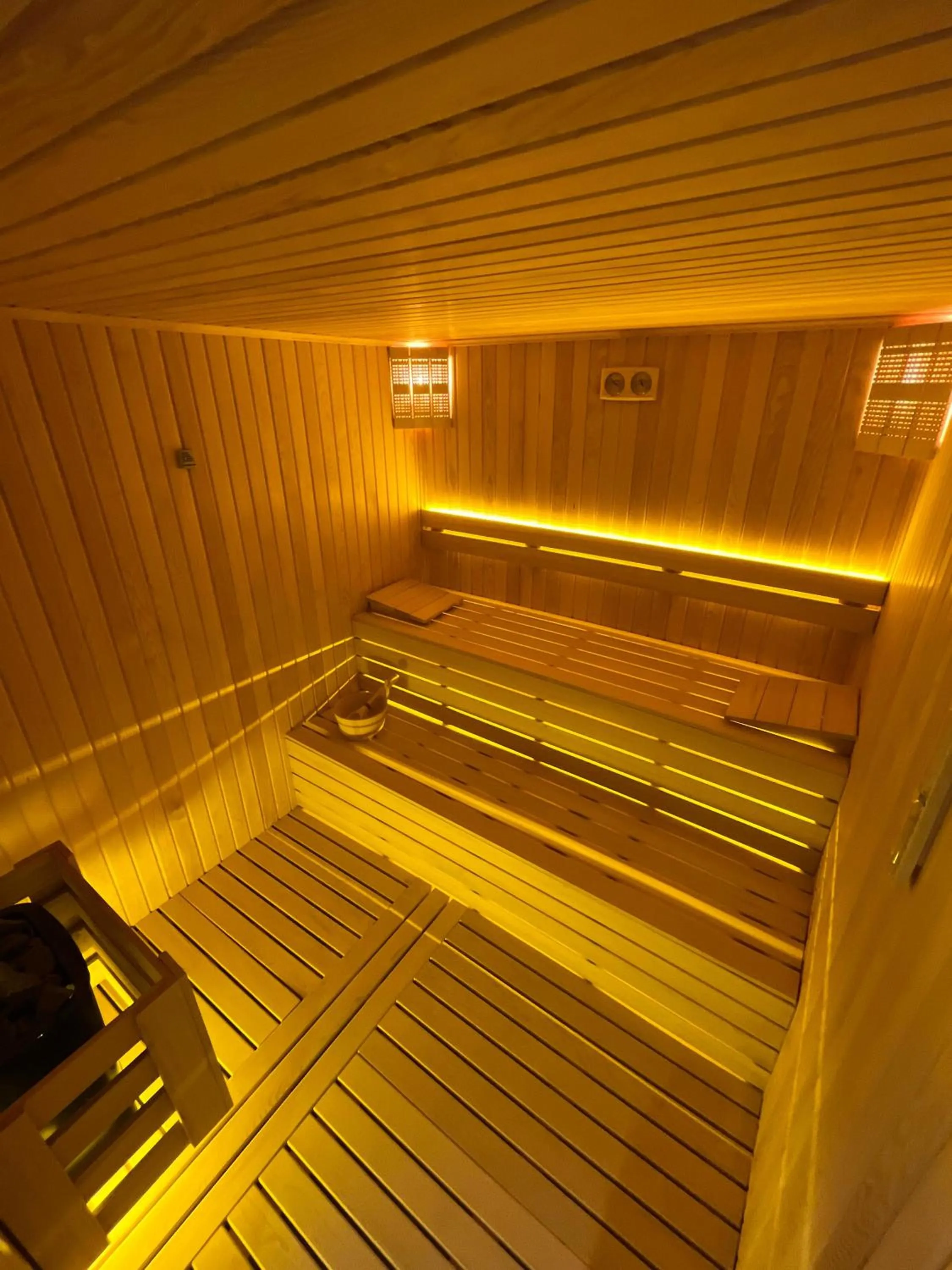 Sauna in Lures Hotel