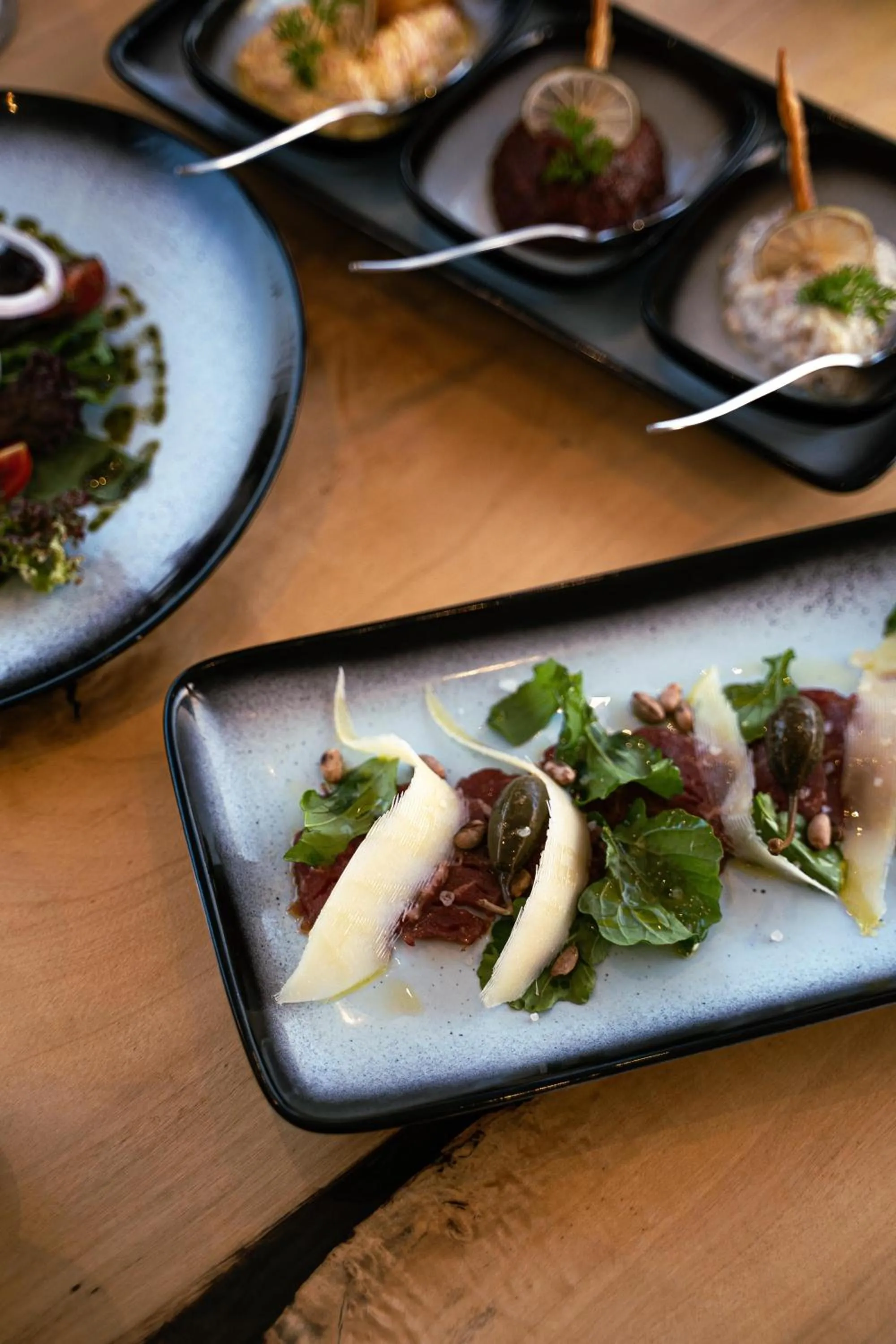 Restaurant/places to eat in Lures Hotel