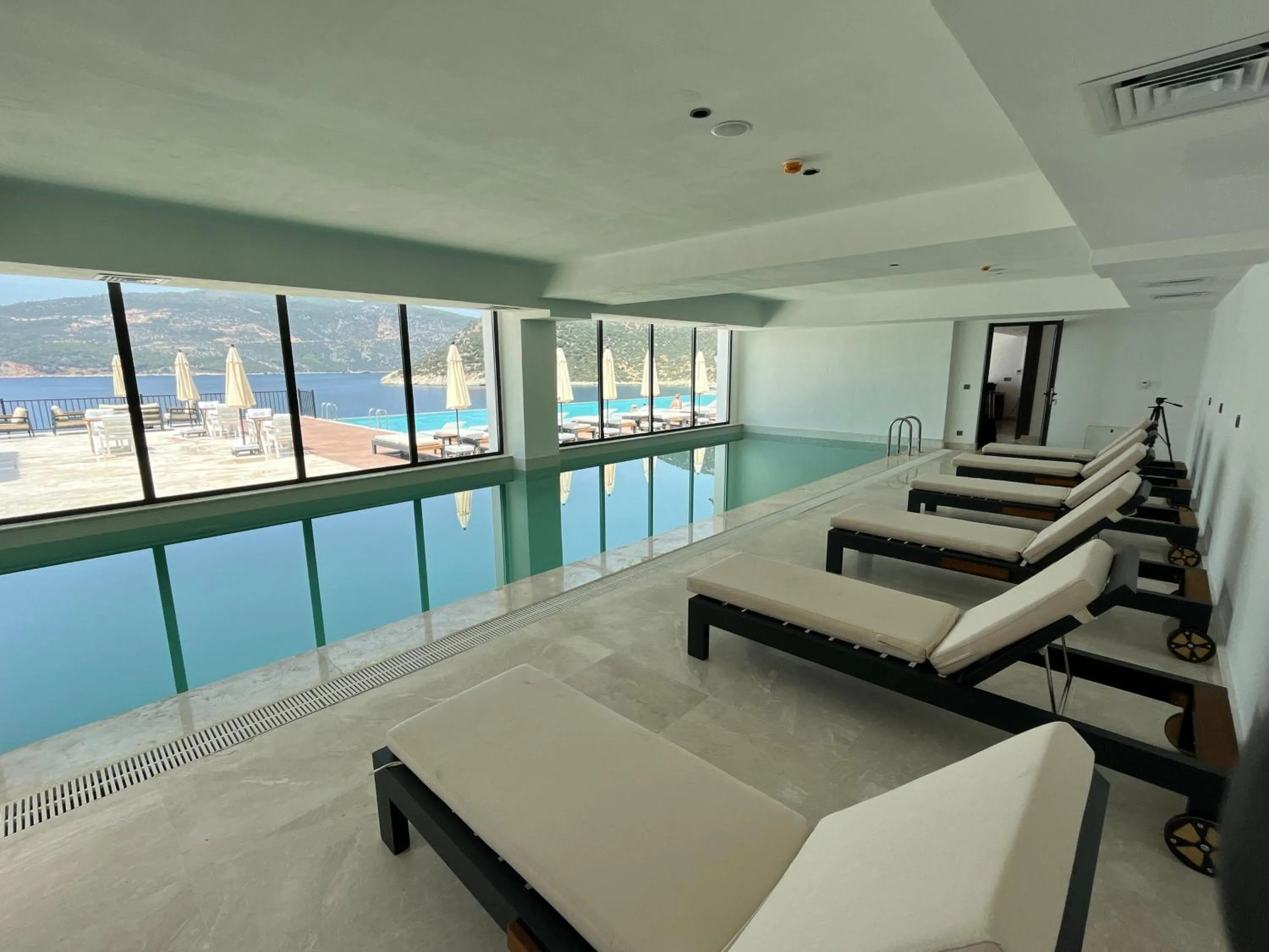 Swimming pool in Lures Hotel