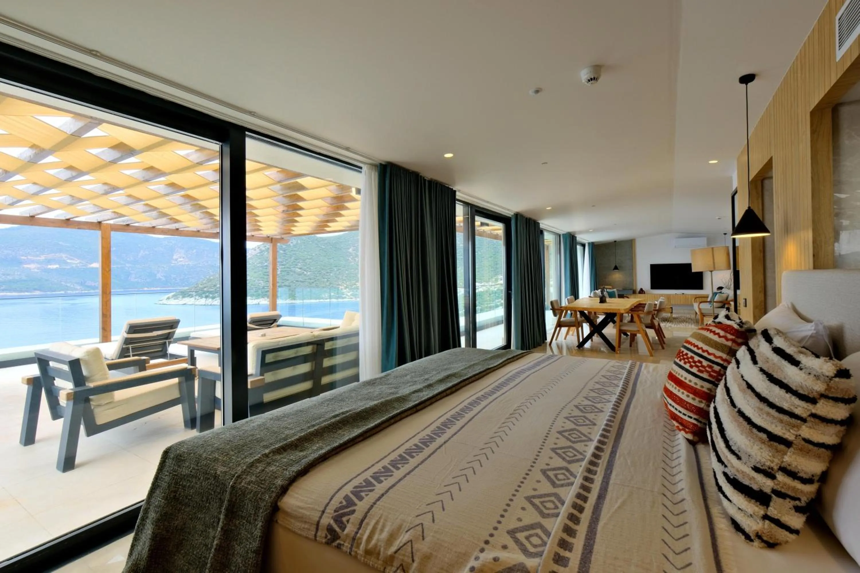 Photo of the whole room, Bed in Lures Hotel