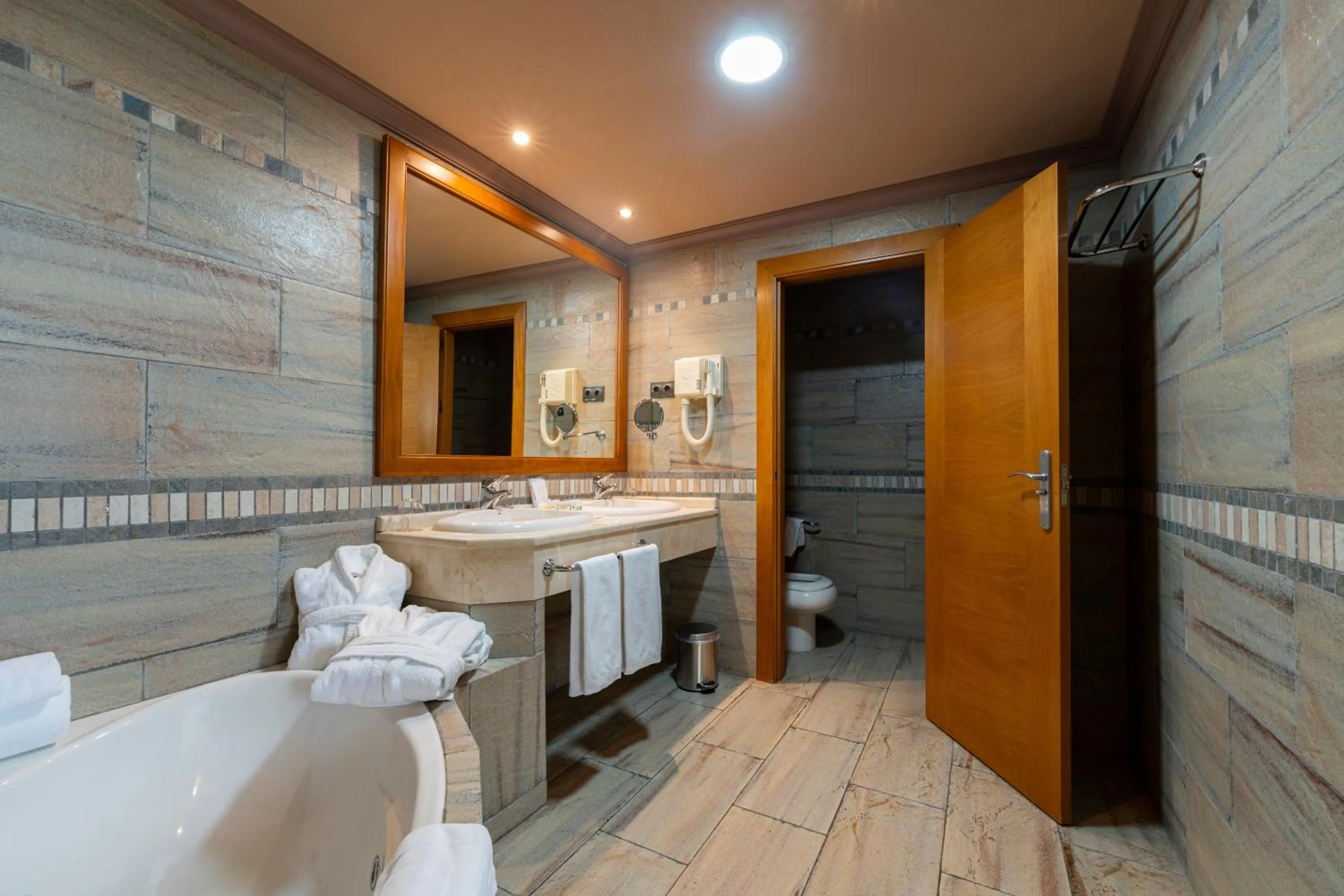 Bathroom in Hotel Antequera Hills