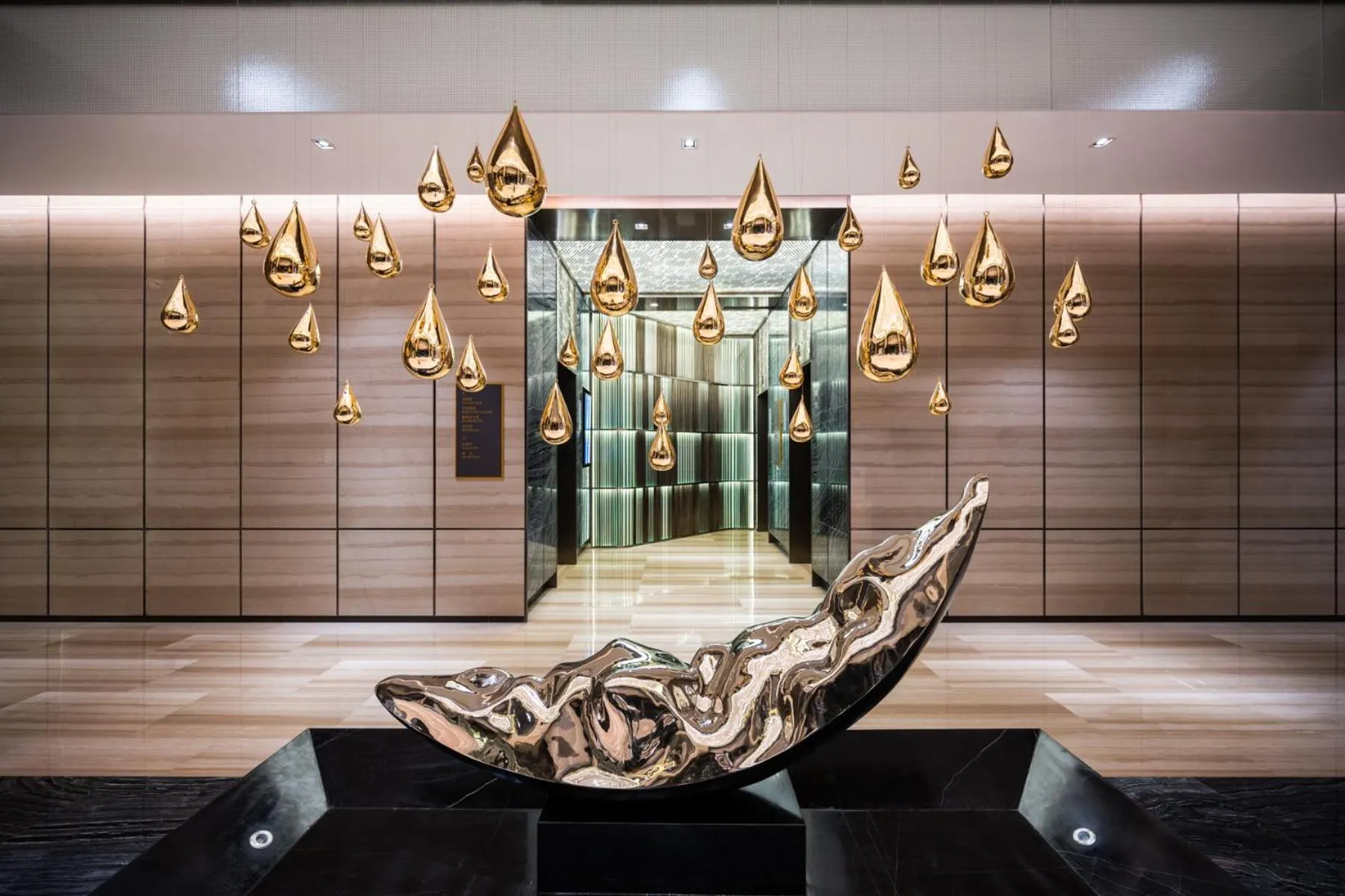 Lobby or reception in Novotel Kunshan Yangcheng Lake