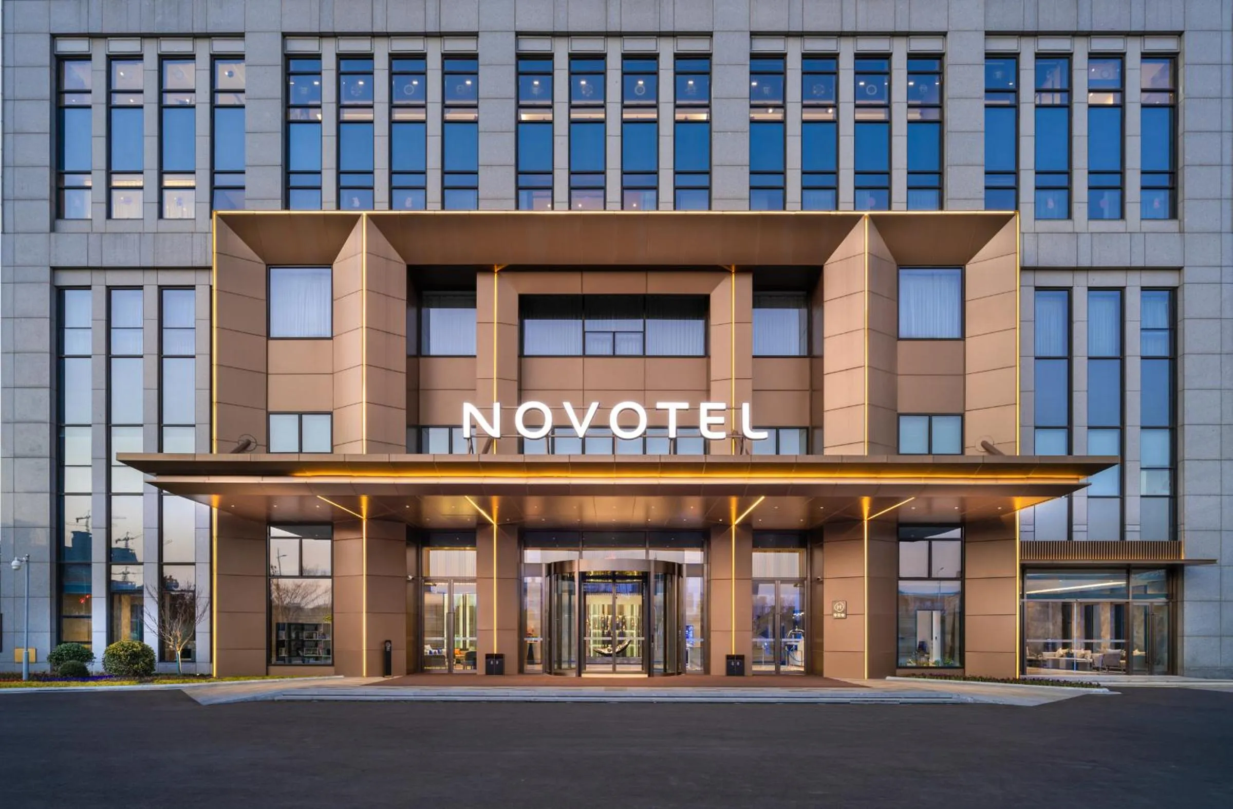 Property building in Novotel Kunshan Yangcheng Lake