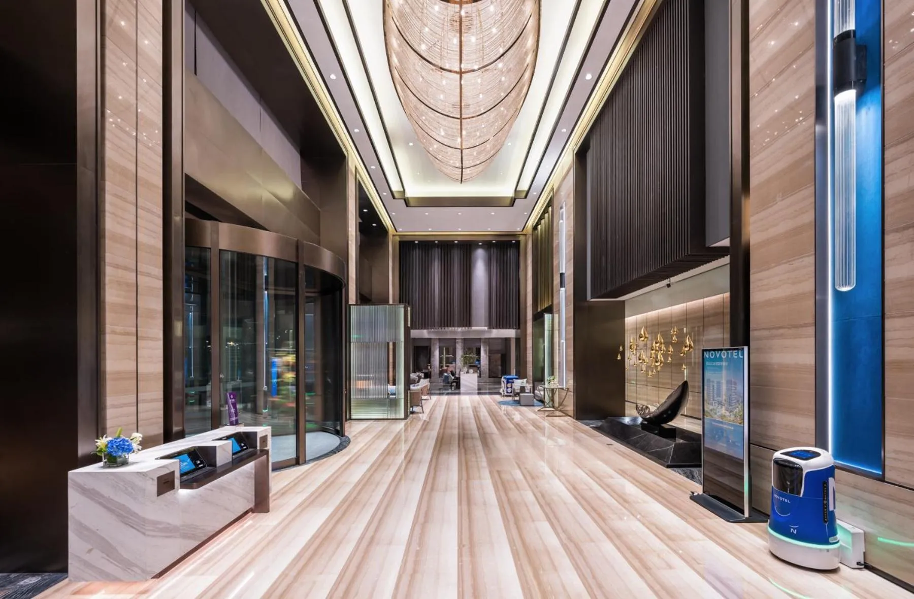 Lobby or reception in Novotel Kunshan Yangcheng Lake