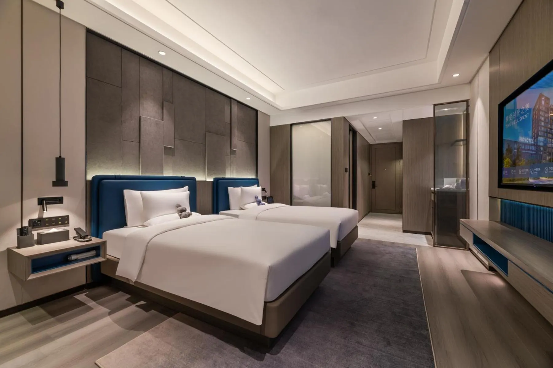 Photo of the whole room in Novotel Kunshan Yangcheng Lake