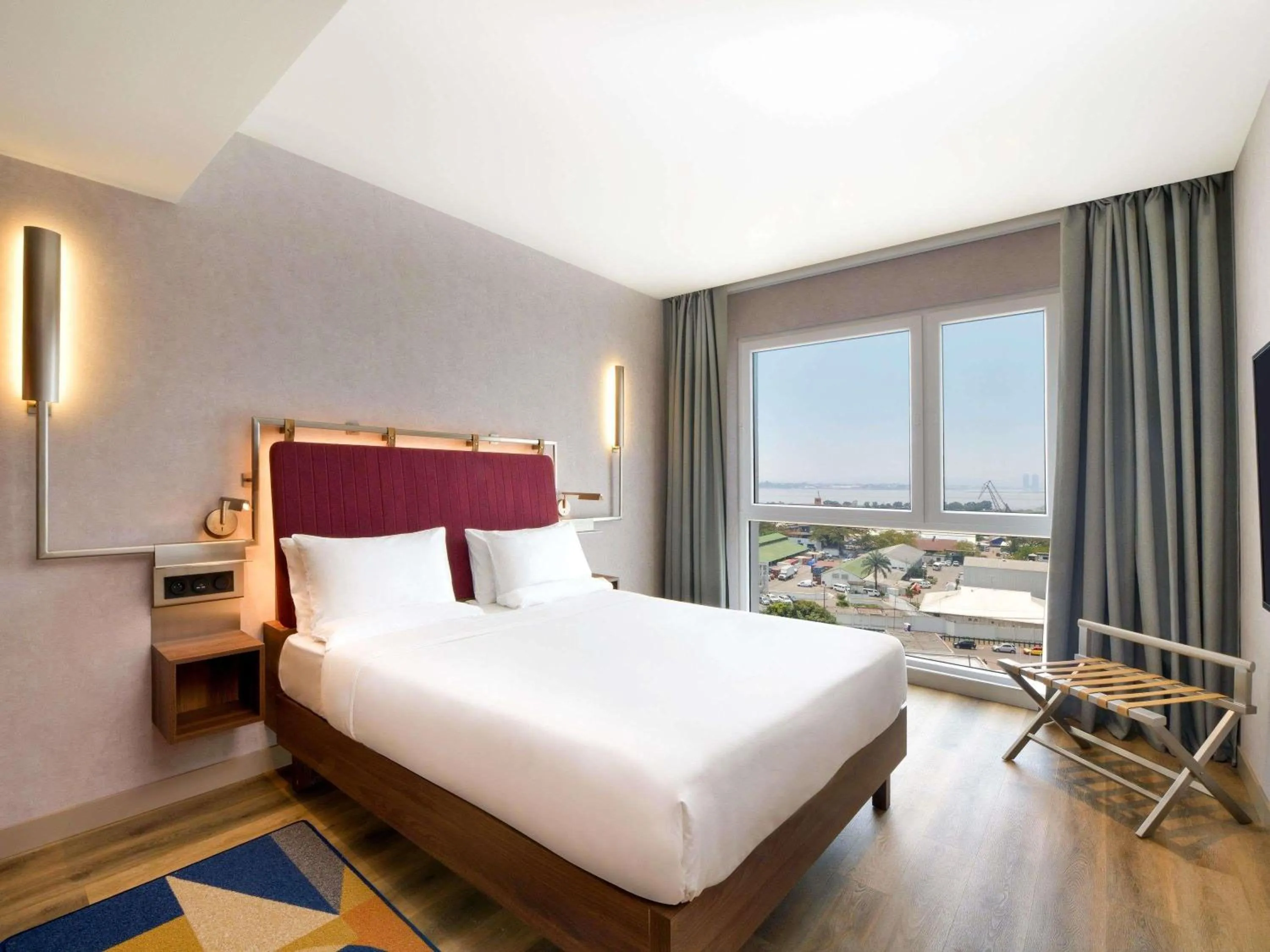 Bedroom, Bed in Novotel Kinshasa La Gombe