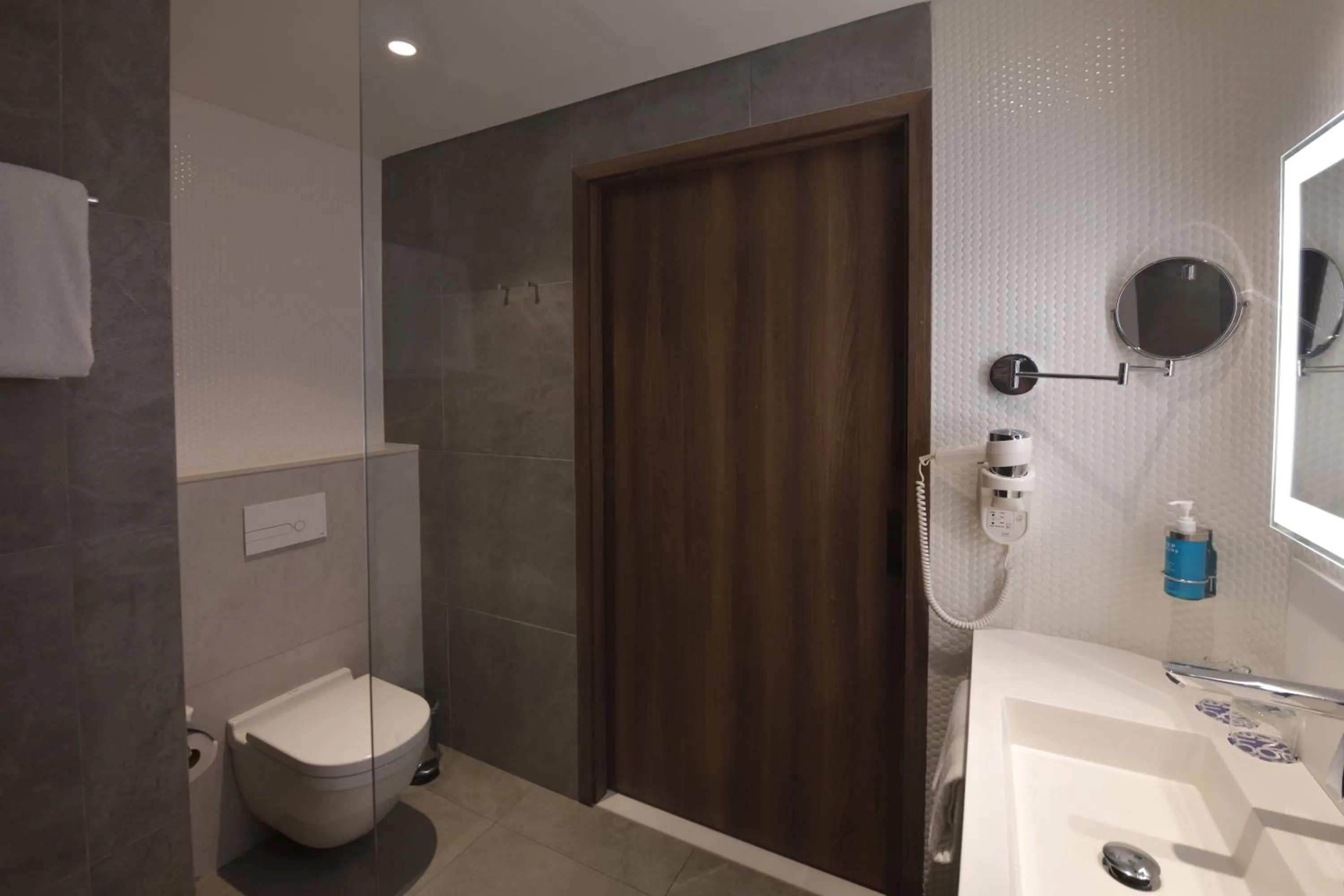 Toilet in Novotel Kinshasa La Gombe