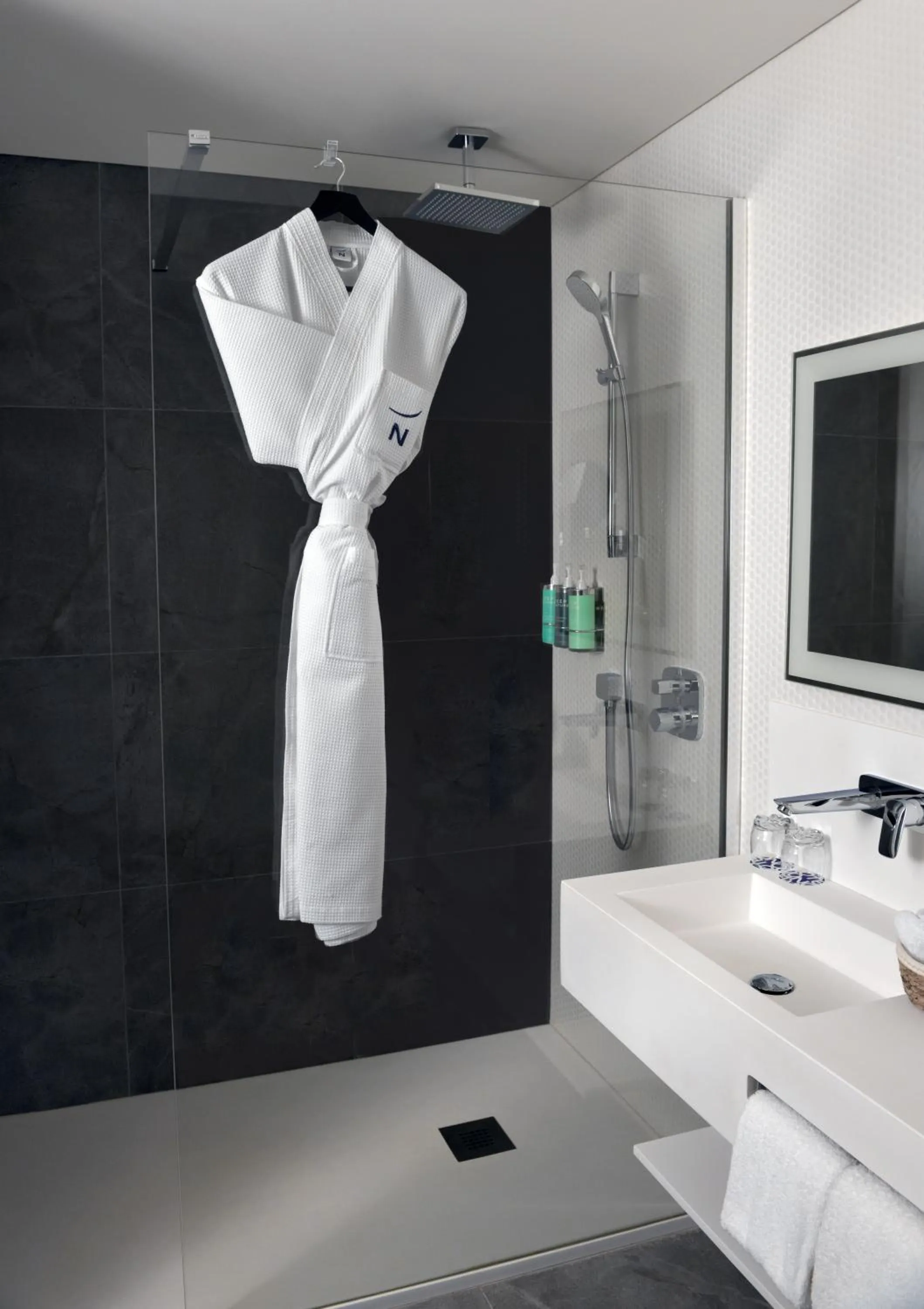 Shower in Novotel Kinshasa La Gombe