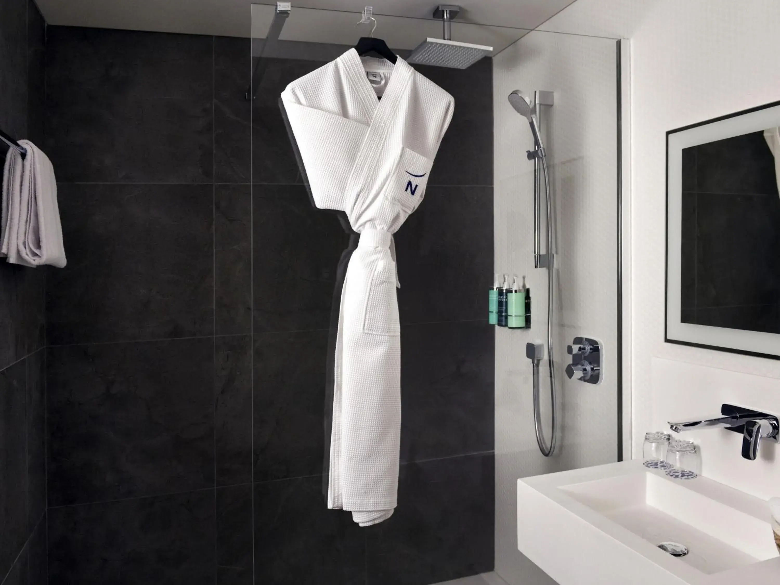 Standard Queen Room with River View in Novotel Kinshasa La Gombe Standard Queen Room with River View in Novotel Kinshasa La Gombe