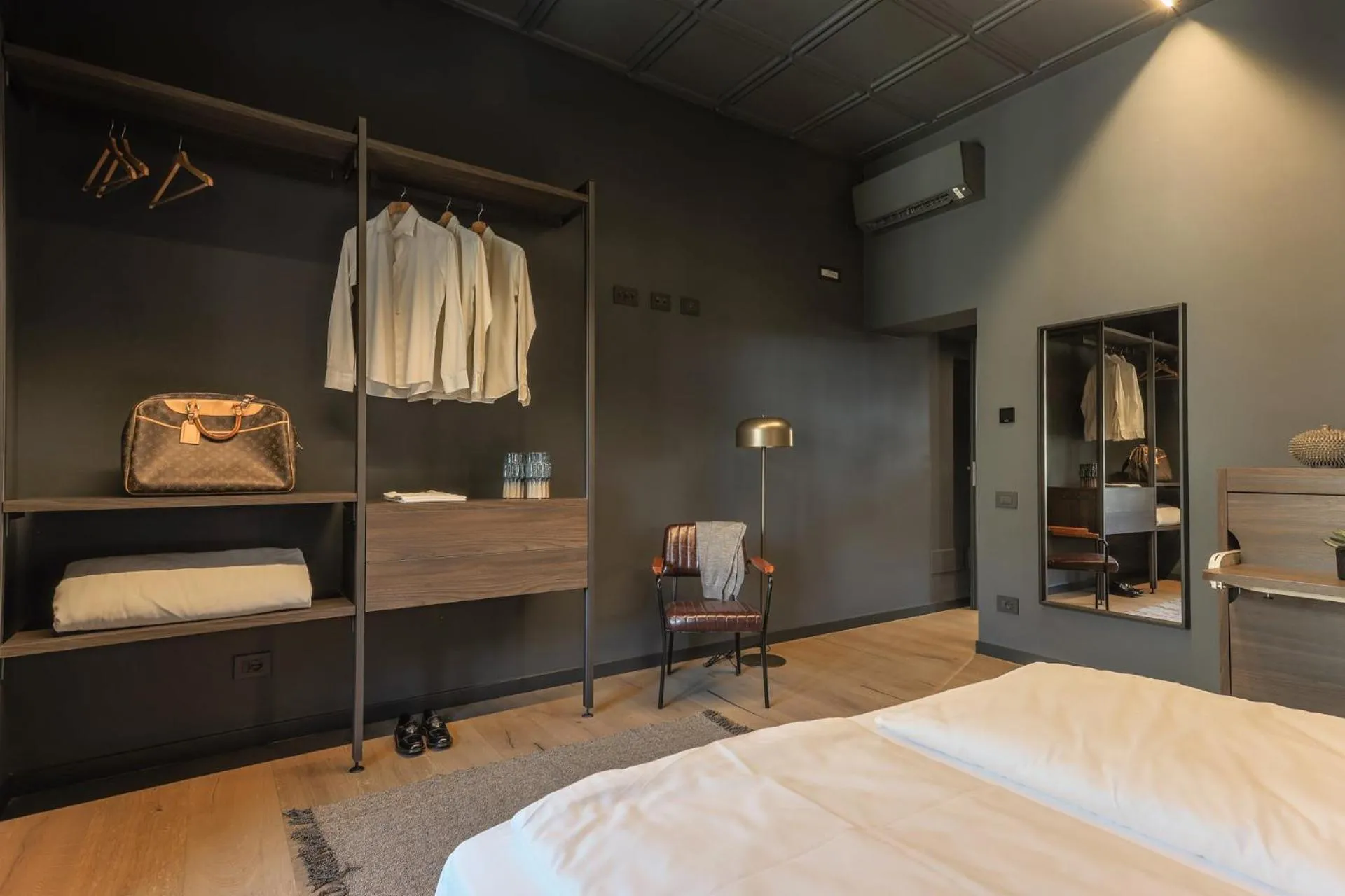 Bedroom, Bed in AR Prestige Penthouse - TriBeCa Loft