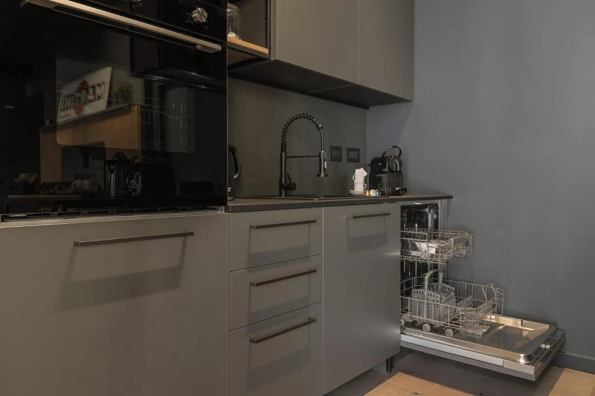 Coffee/tea facilities in AR Prestige Penthouse - TriBeCa Loft