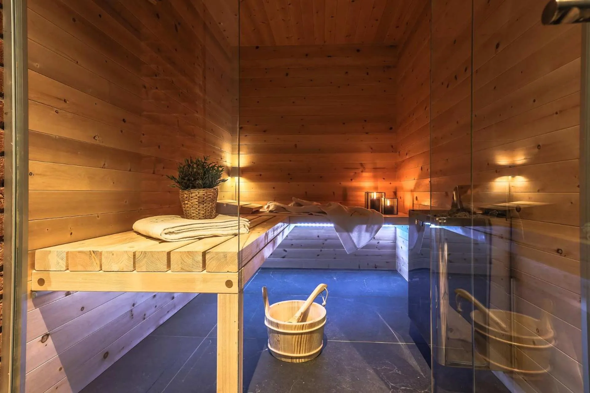Sauna in AR Prestige Penthouse - TriBeCa Loft