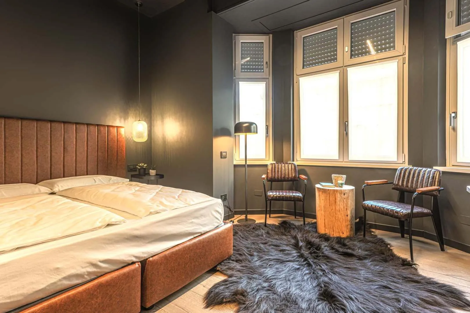 Bedroom, Bed in AR Prestige Penthouse - TriBeCa Loft