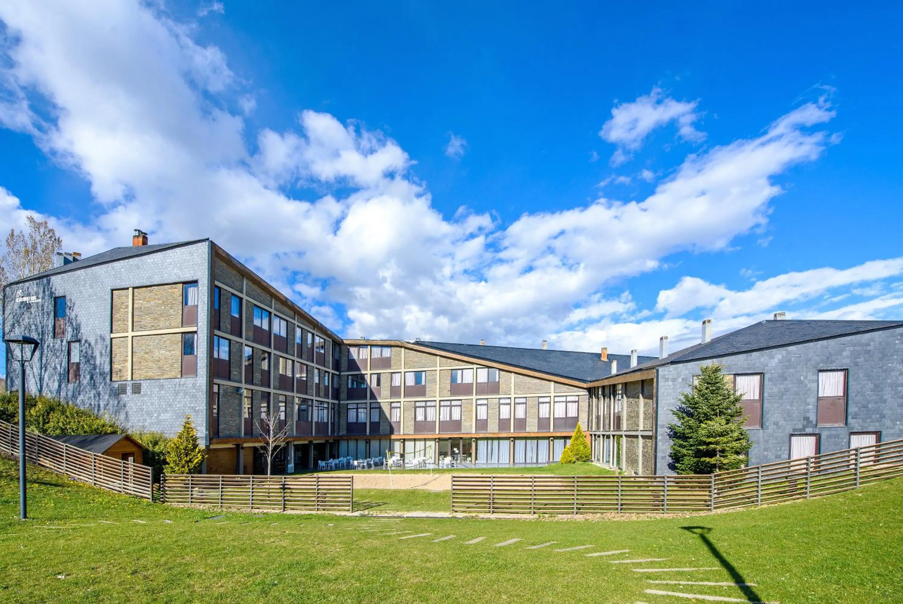 Property building in Campus Cerdanya