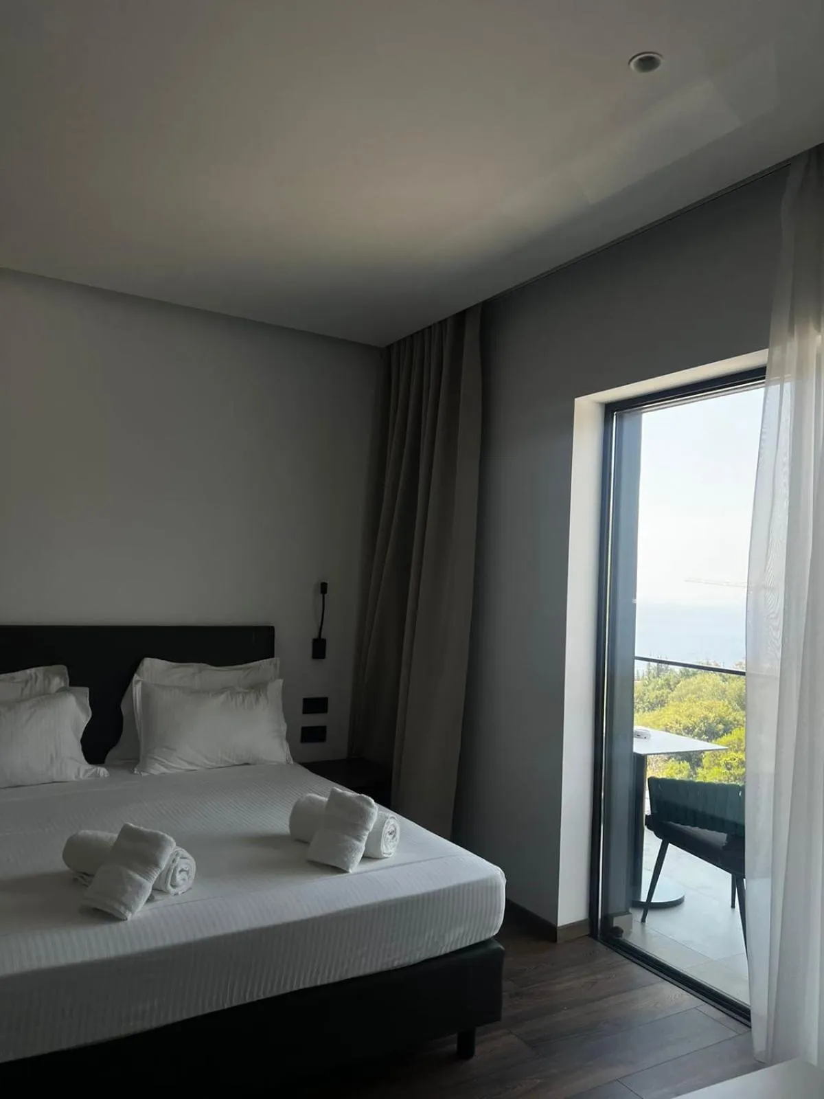 Bed in Black Diamond Hotel Dhermi