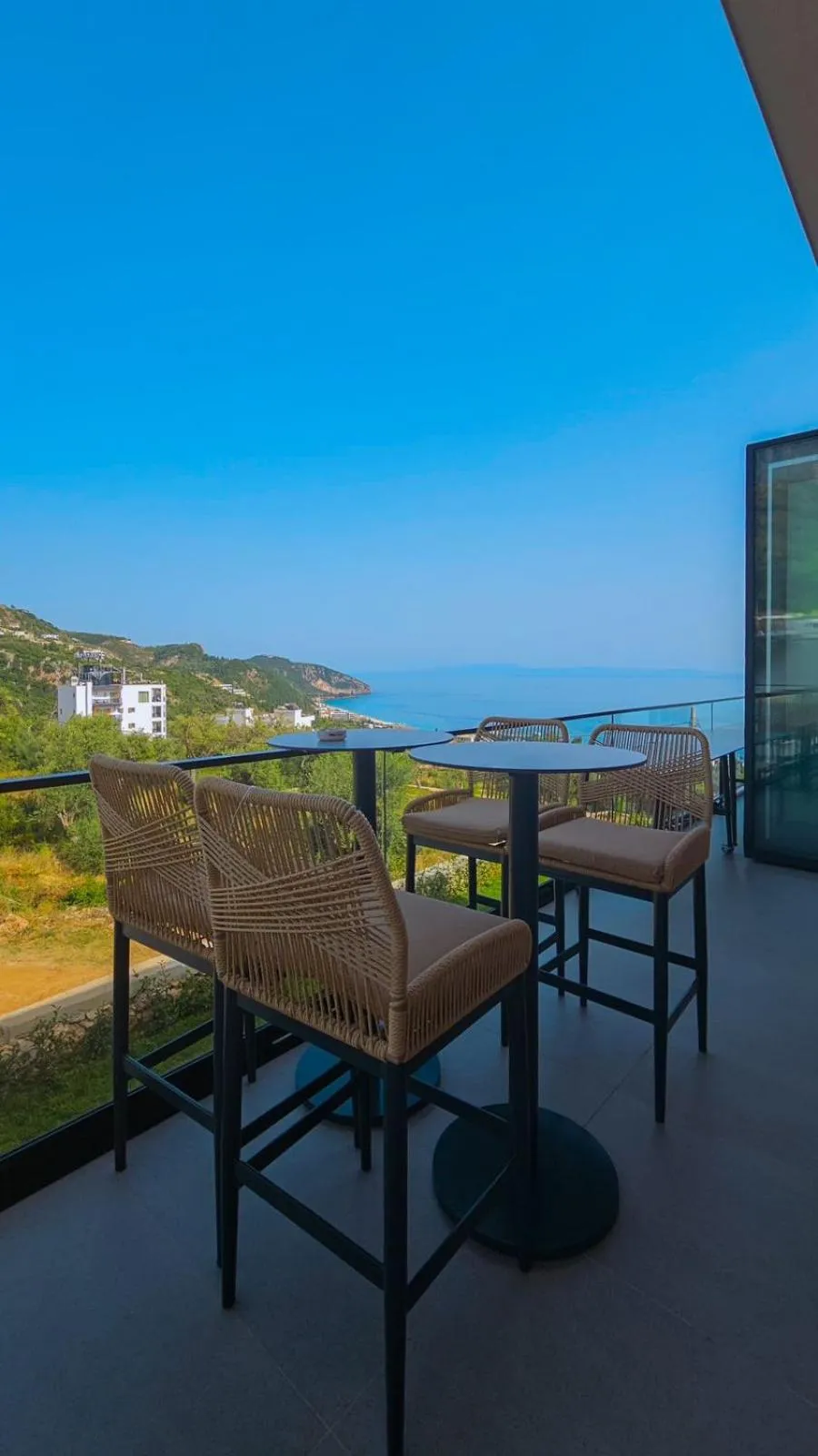 Lounge or bar in Black Diamond Hotel Dhermi