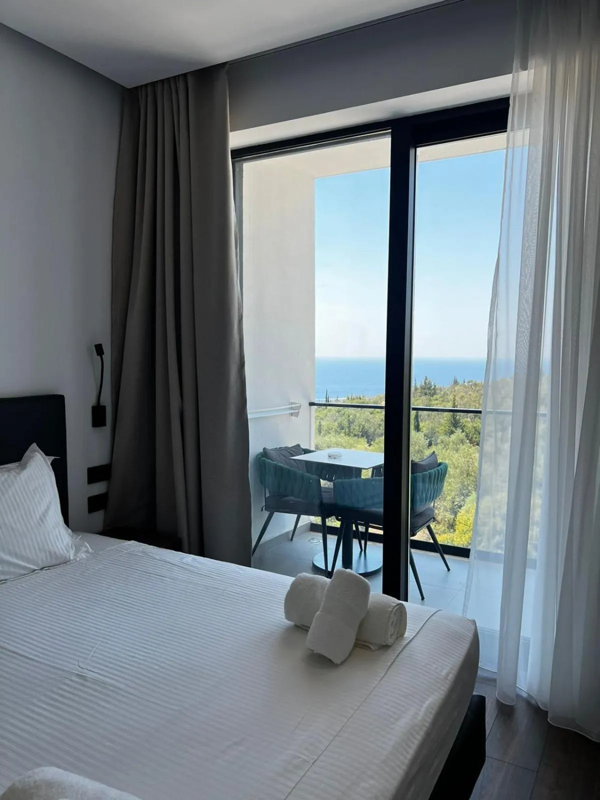 Bed in Black Diamond Hotel Dhermi