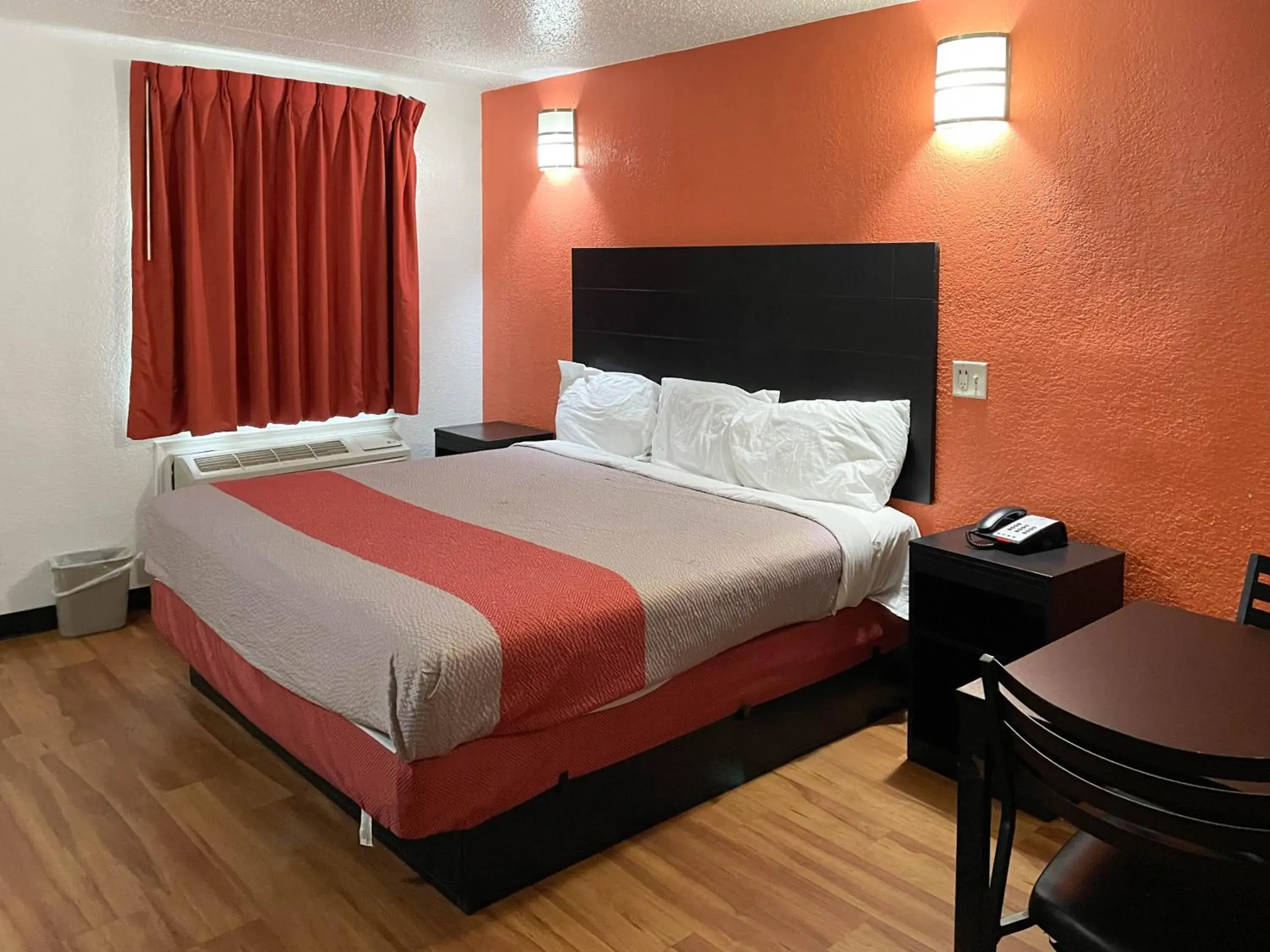 Bedroom, Bed in Studio 6 Houston TX Brookhollow Bedroom, Bed in Studio 6 Houston TX Brookhollow