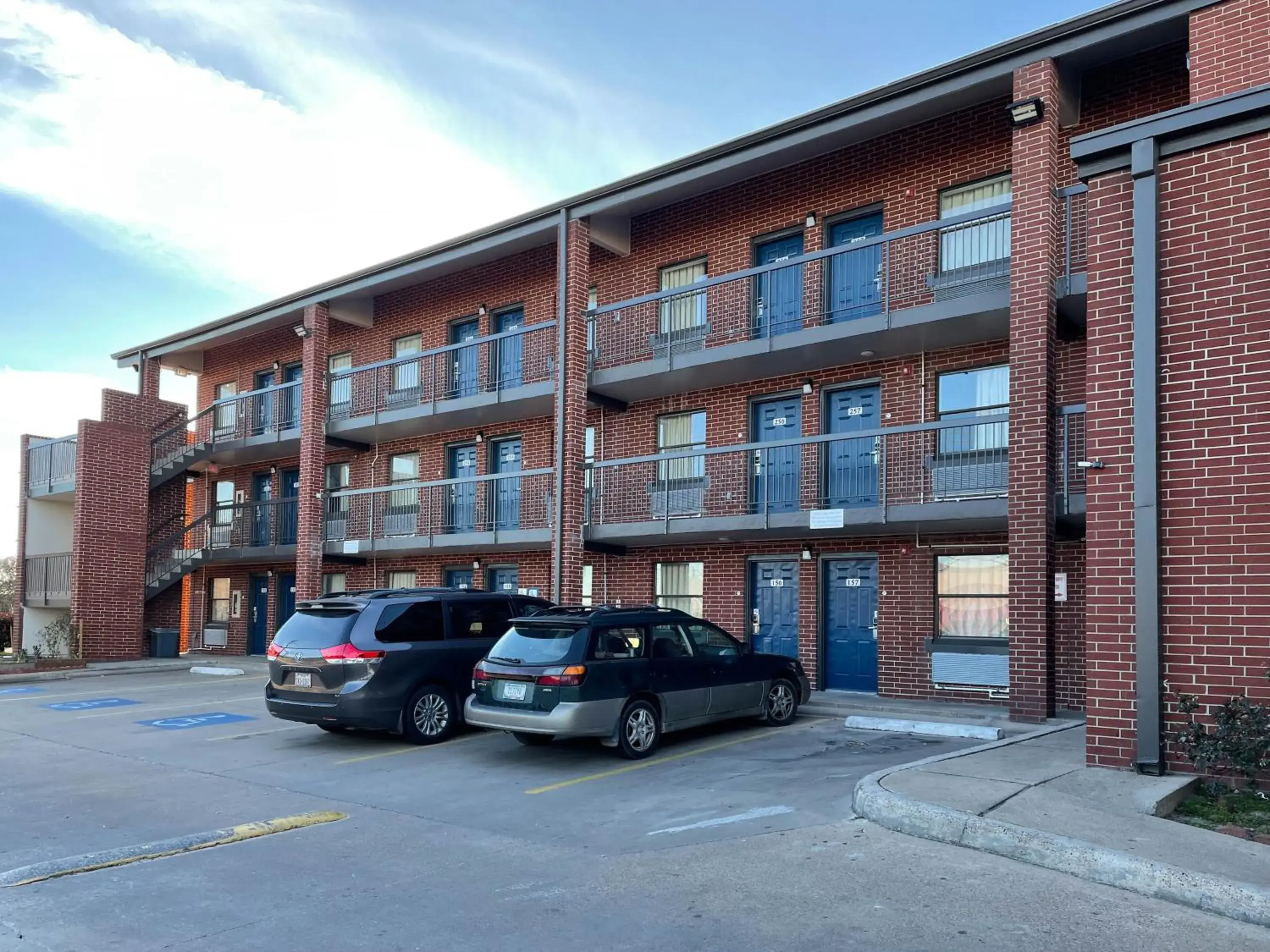 Property building in Studio 6 Houston TX Brookhollow Property building in Studio 6 Houston TX Brookhollow