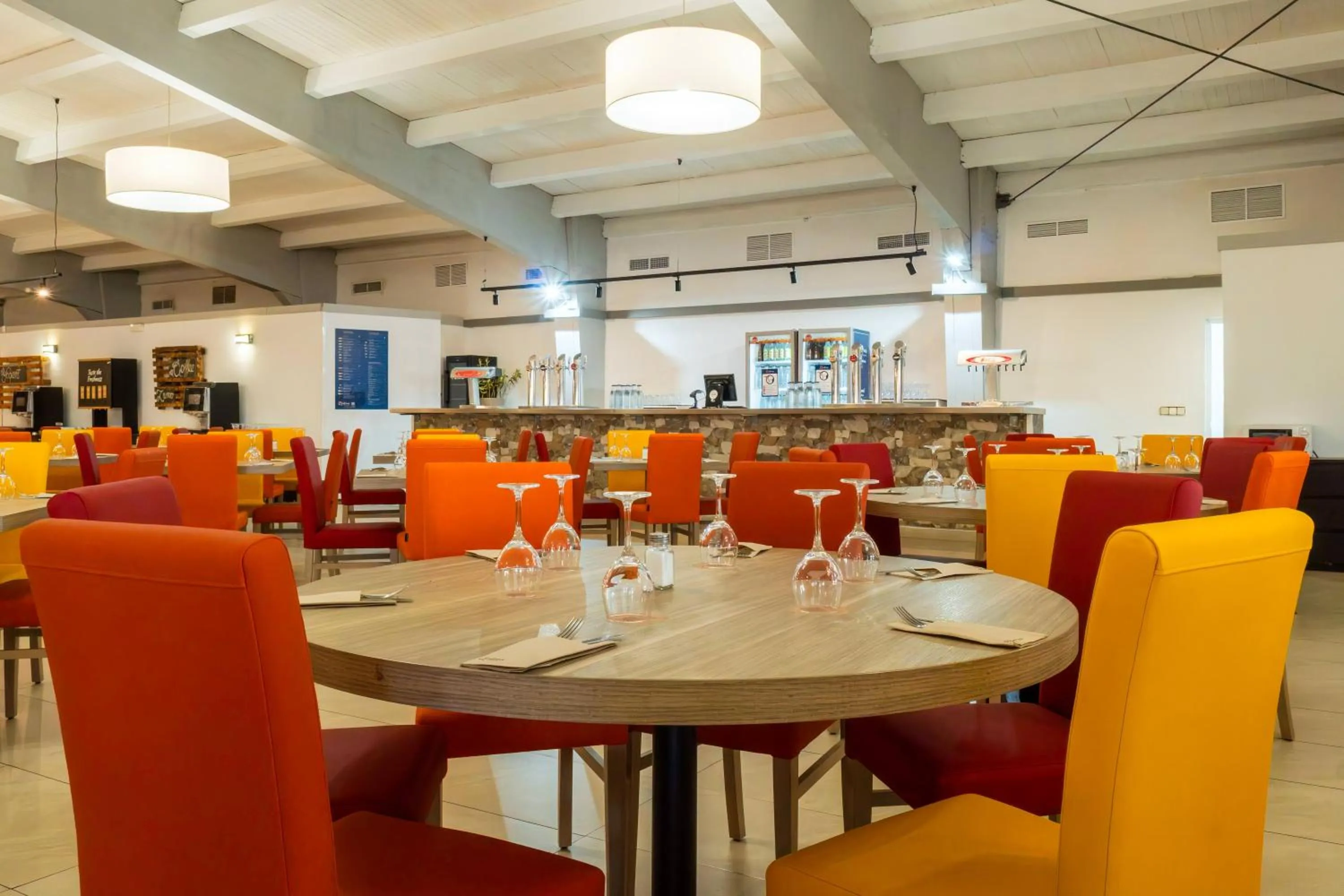 Restaurant/places to eat in Ohtels Carabela