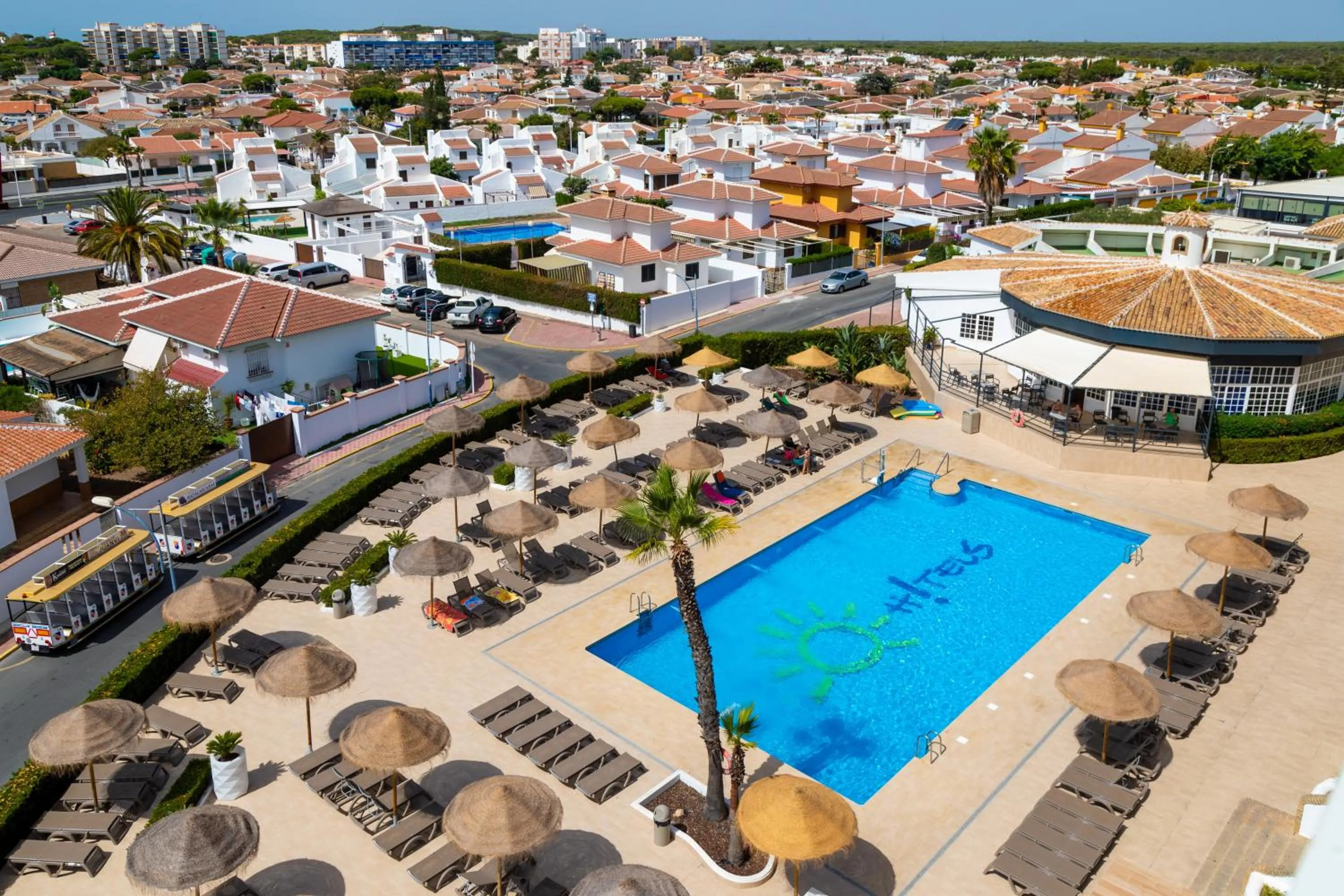 Swimming pool in Ohtels Carabela