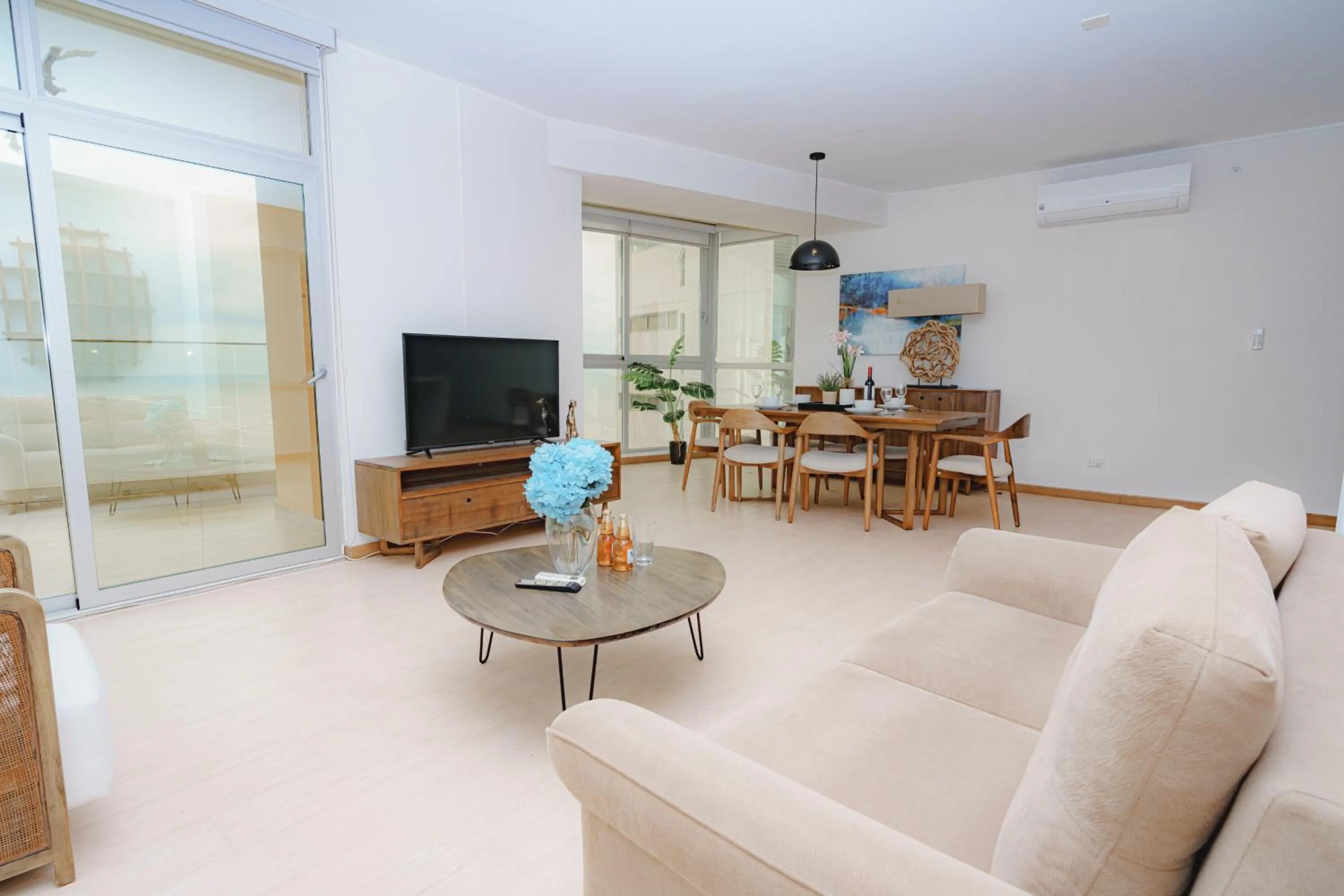 Two-Bedroom Apartment with Balcony in Boutique Apartments Panamá Coco del Mar