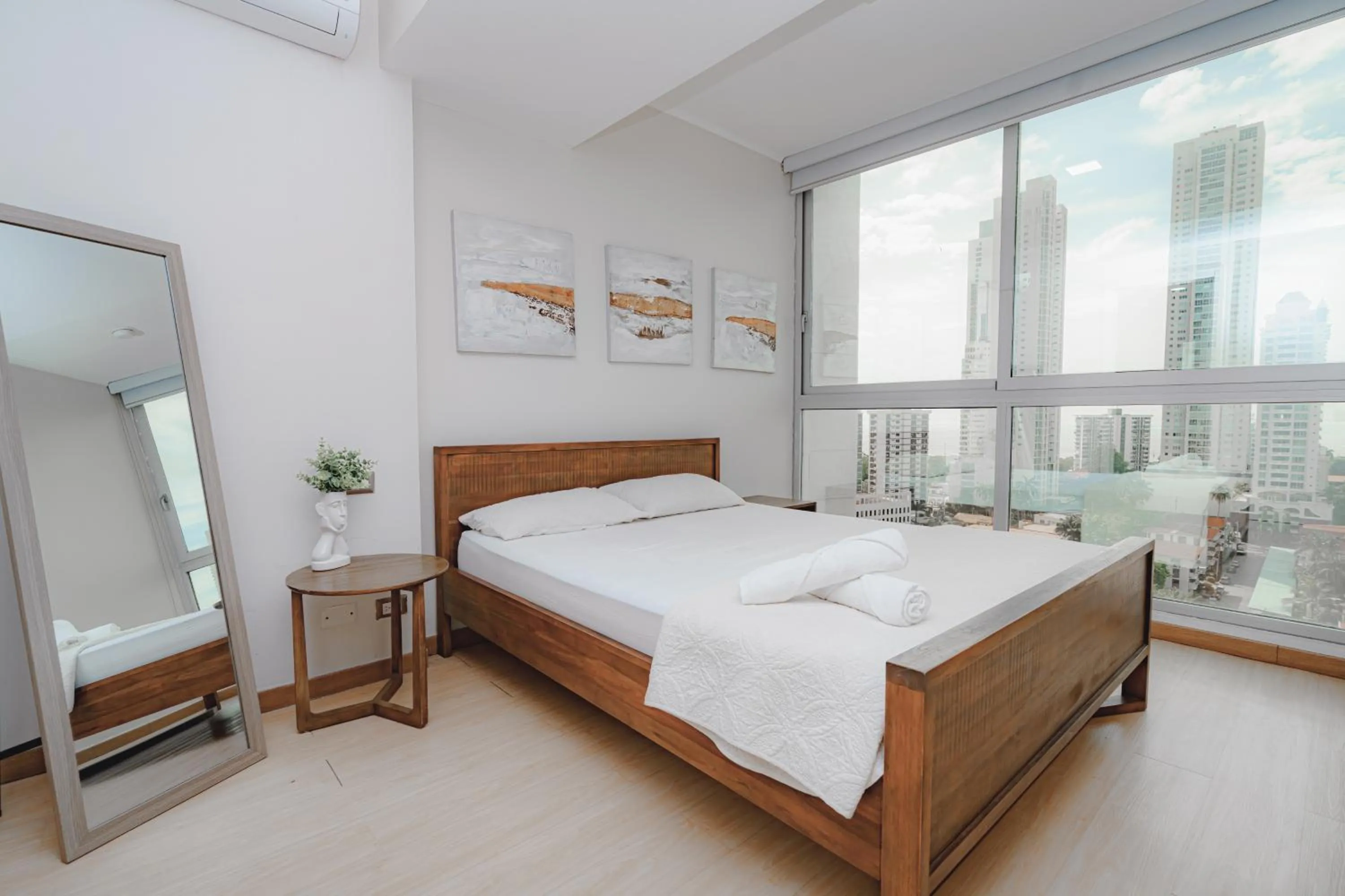 Three-Bedroom Apartment with View in Boutique Apartments Panamá Coco del Mar
