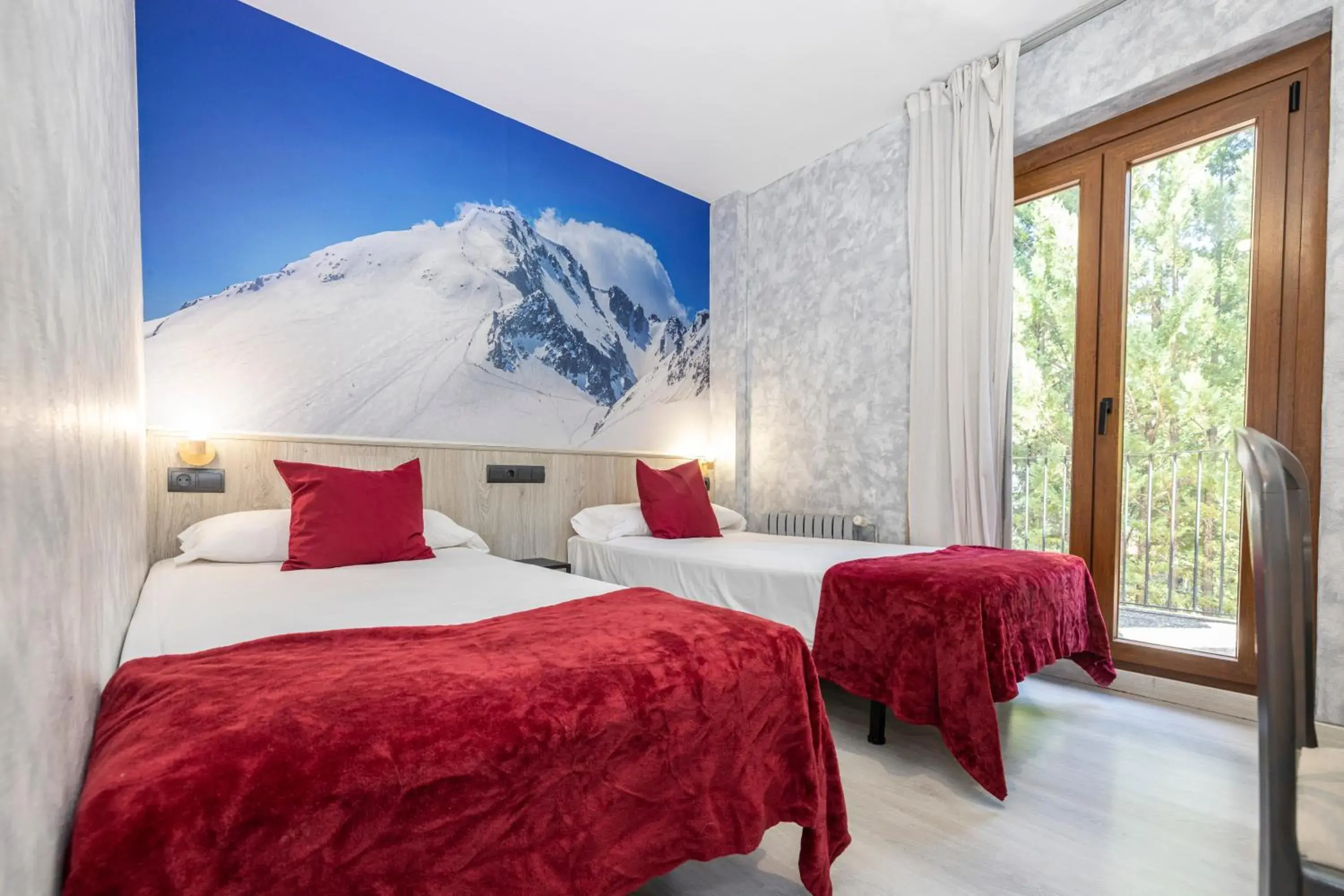 Bedroom, Bed in San Anton Benasque Bedroom, Bed in San Anton Benasque