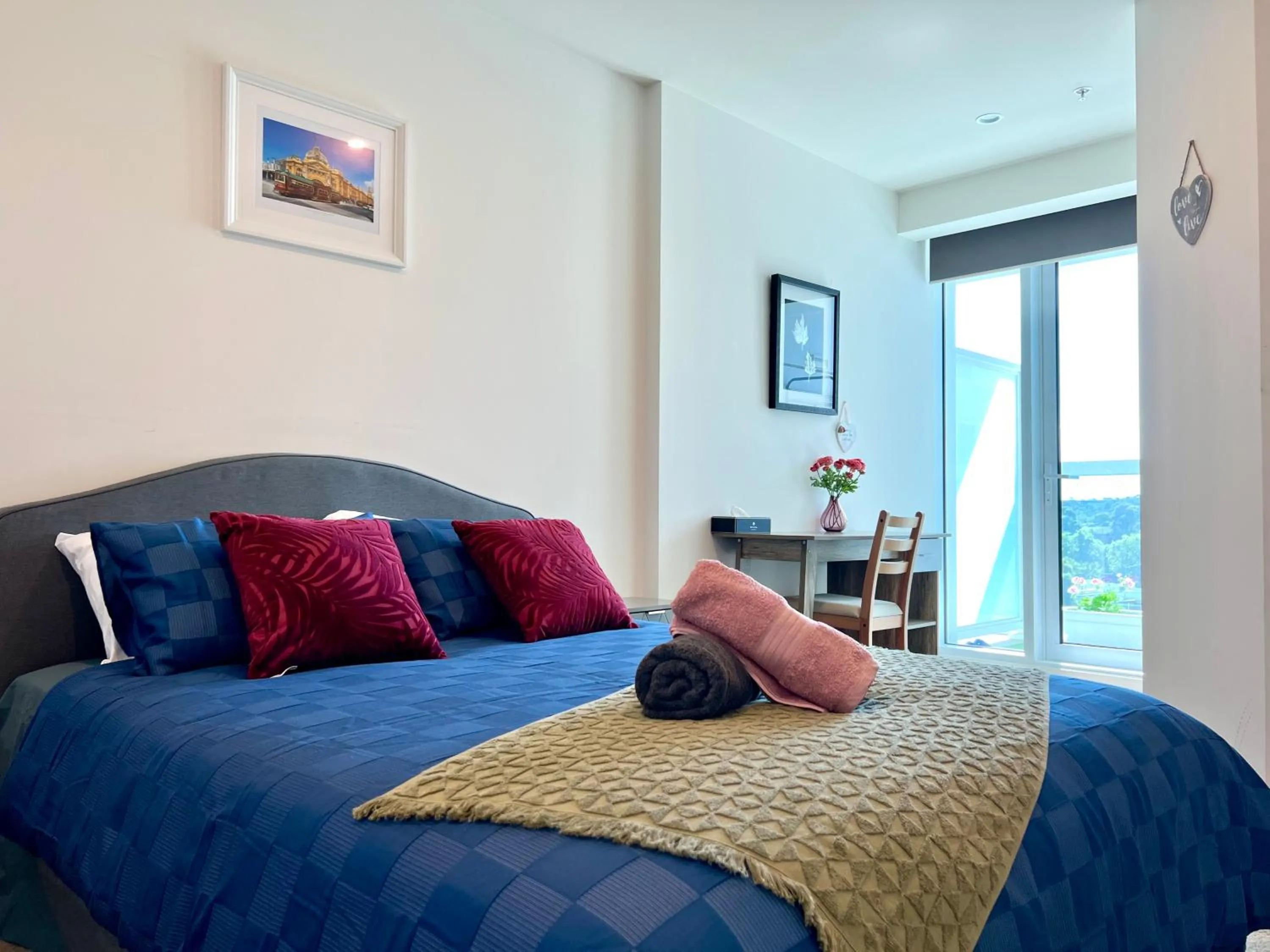 Bed in Sweet Home Apartment North Melbourne