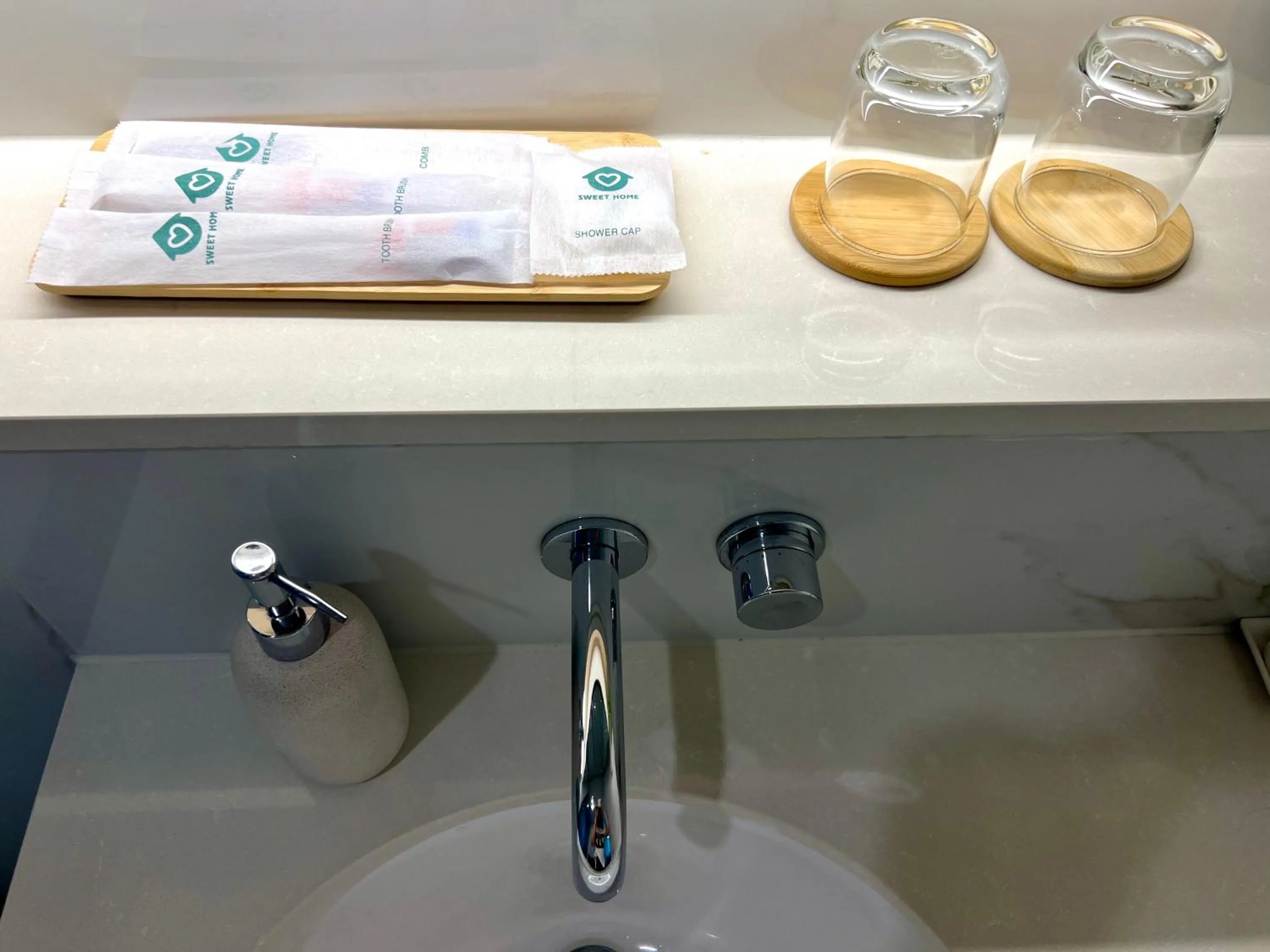 Toilet in Sweet Home Apartment North Melbourne