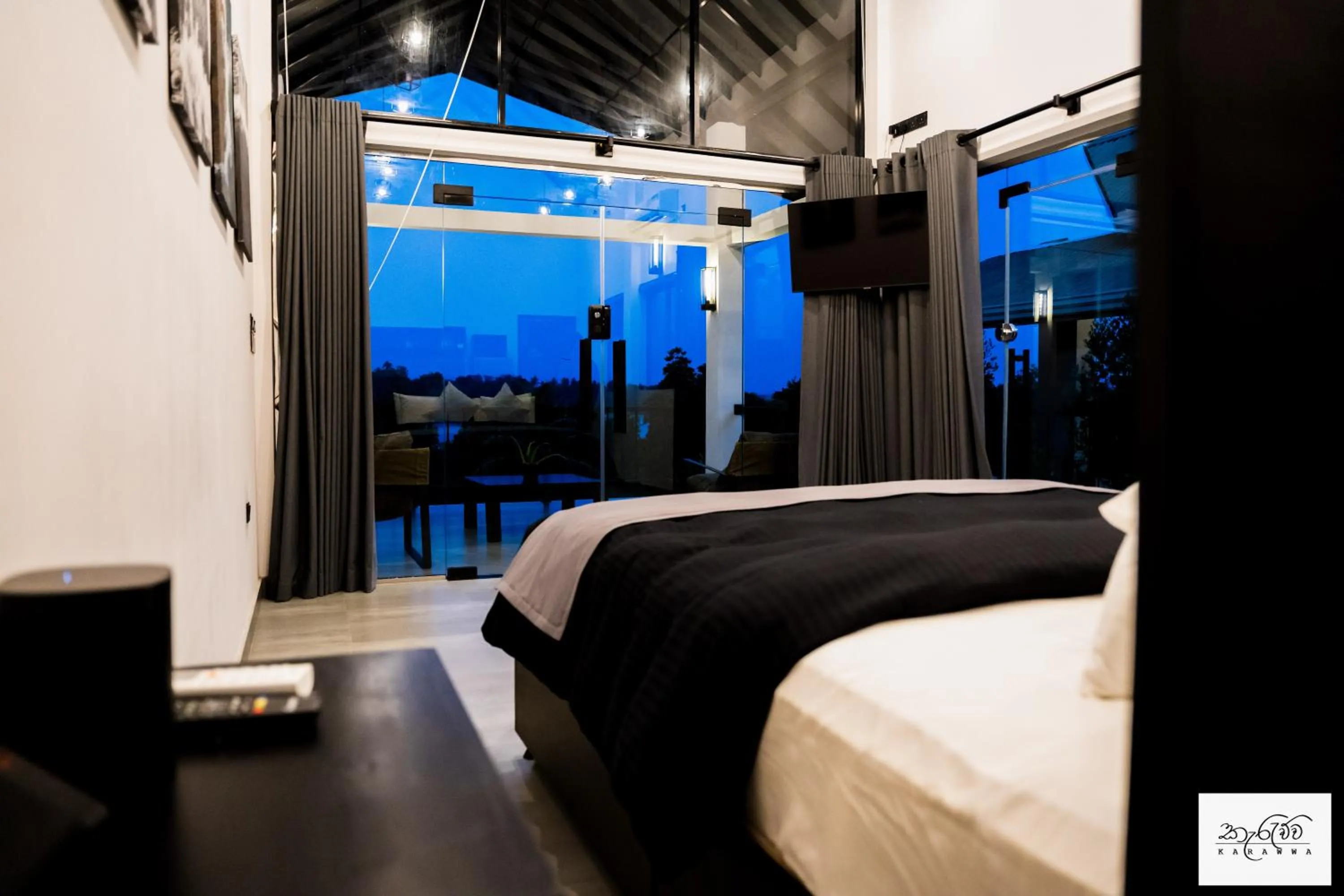 Bed in Karawwa Luxury Villas