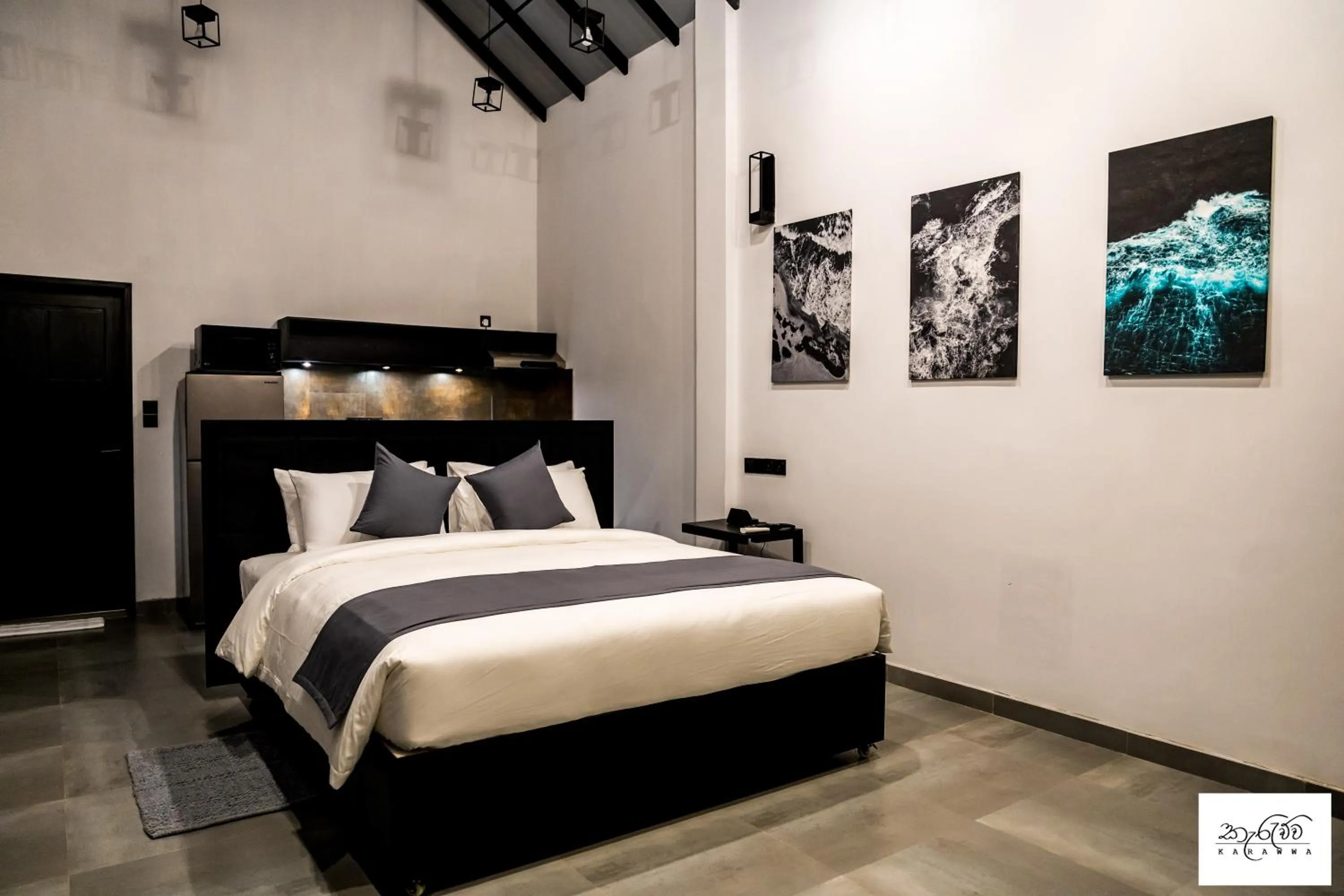 Bed in Karawwa Luxury Villas