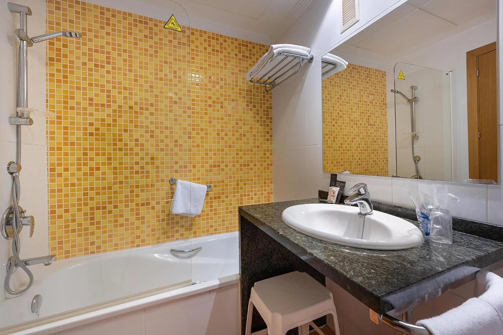 Bathroom in Hotel Playas de Guardamar