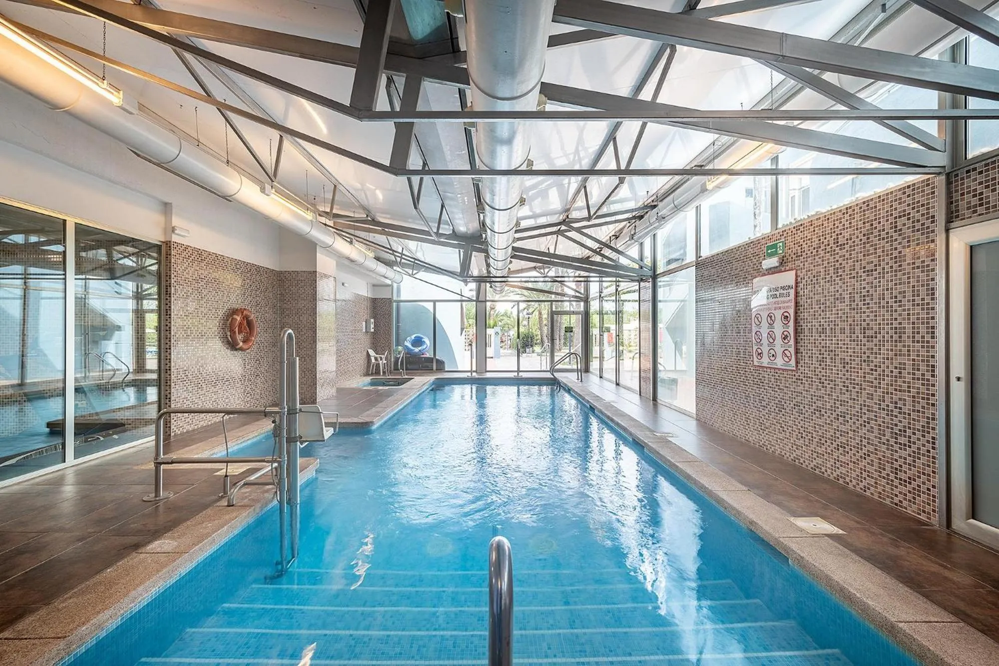 Swimming pool in Hotel Playas de Guardamar