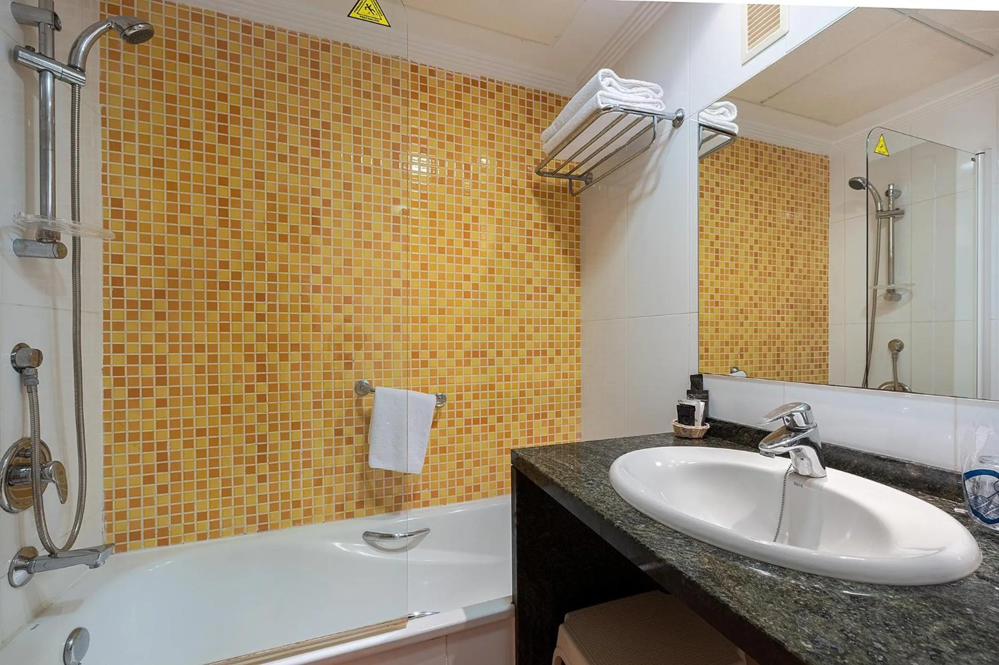 Bathroom in Hotel Playas de Guardamar
