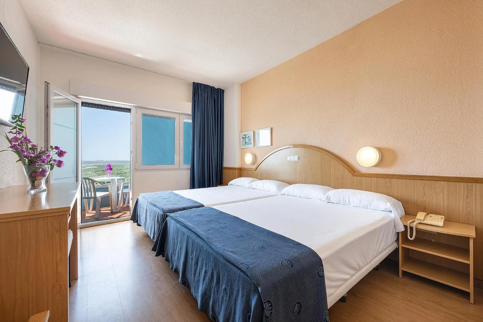 Photo of the whole room, Bed in Hotel Playas de Guardamar