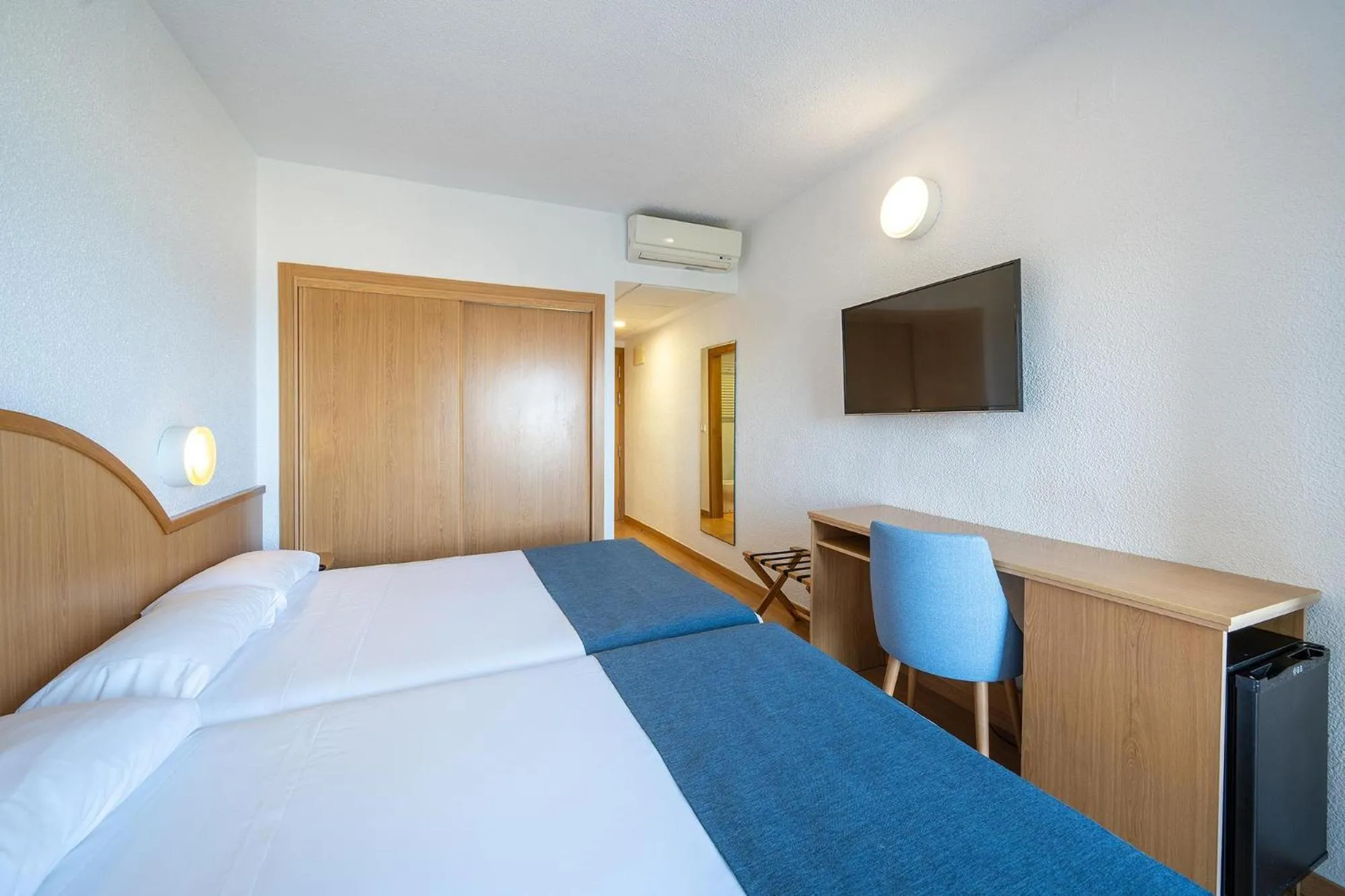 Photo of the whole room, Bed in Hotel Playas de Guardamar