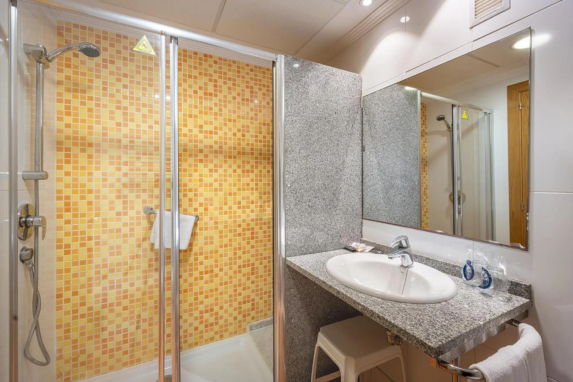 Bathroom in Hotel Playas de Guardamar