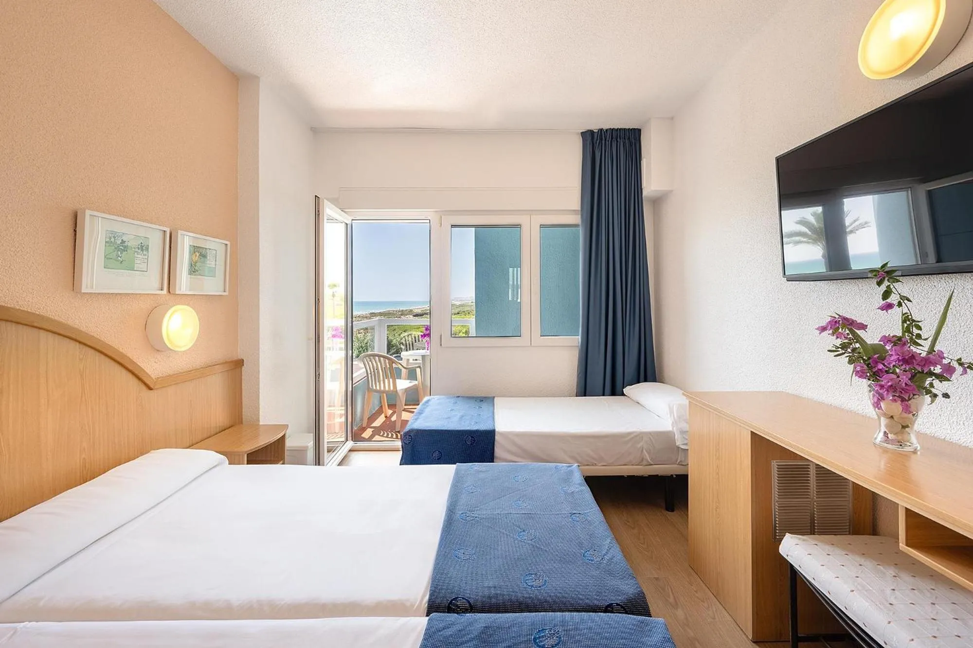 Photo of the whole room, Bed in Hotel Playas de Guardamar