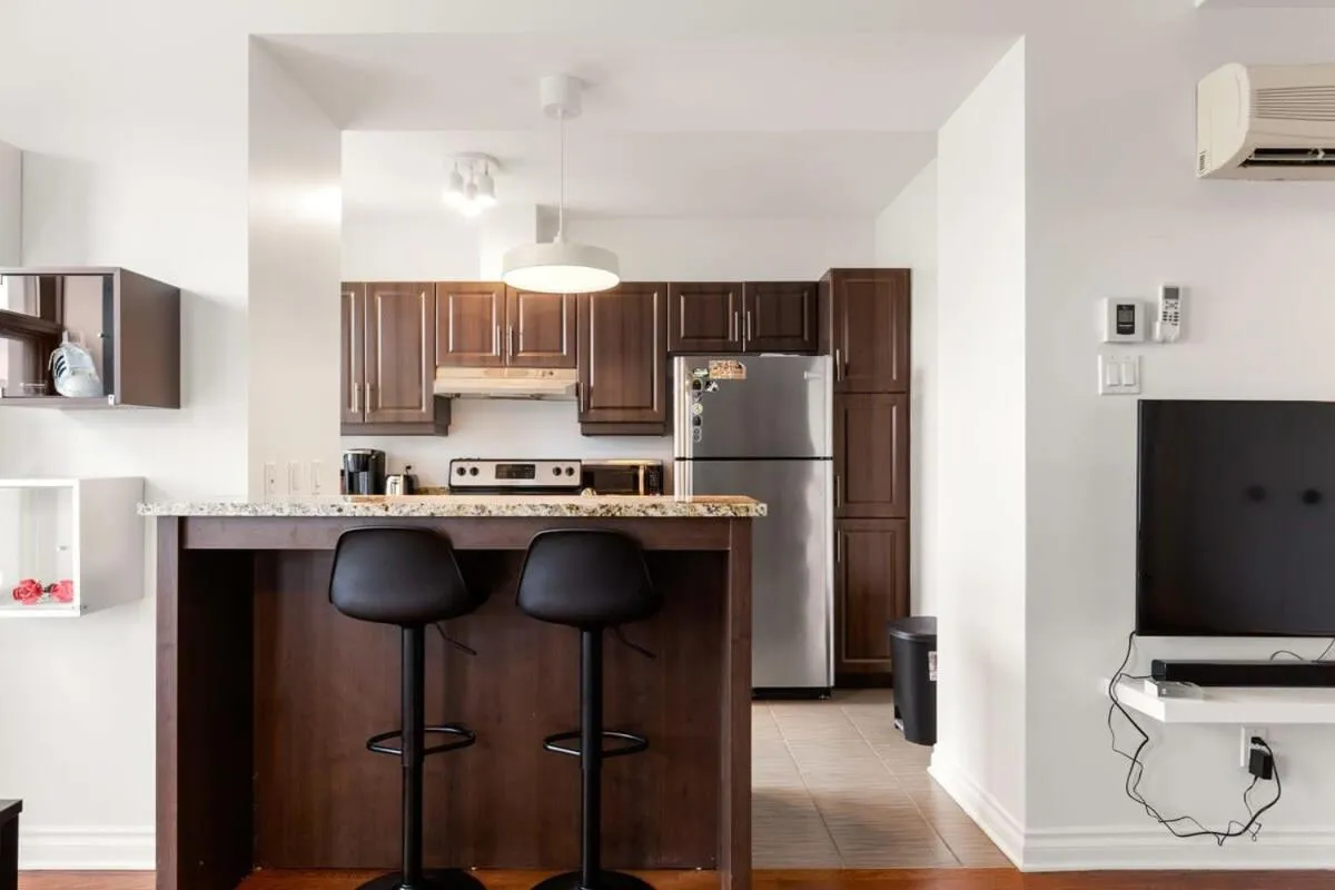 M11 The LEGO Suite 2BRSofaBed in Prime Location