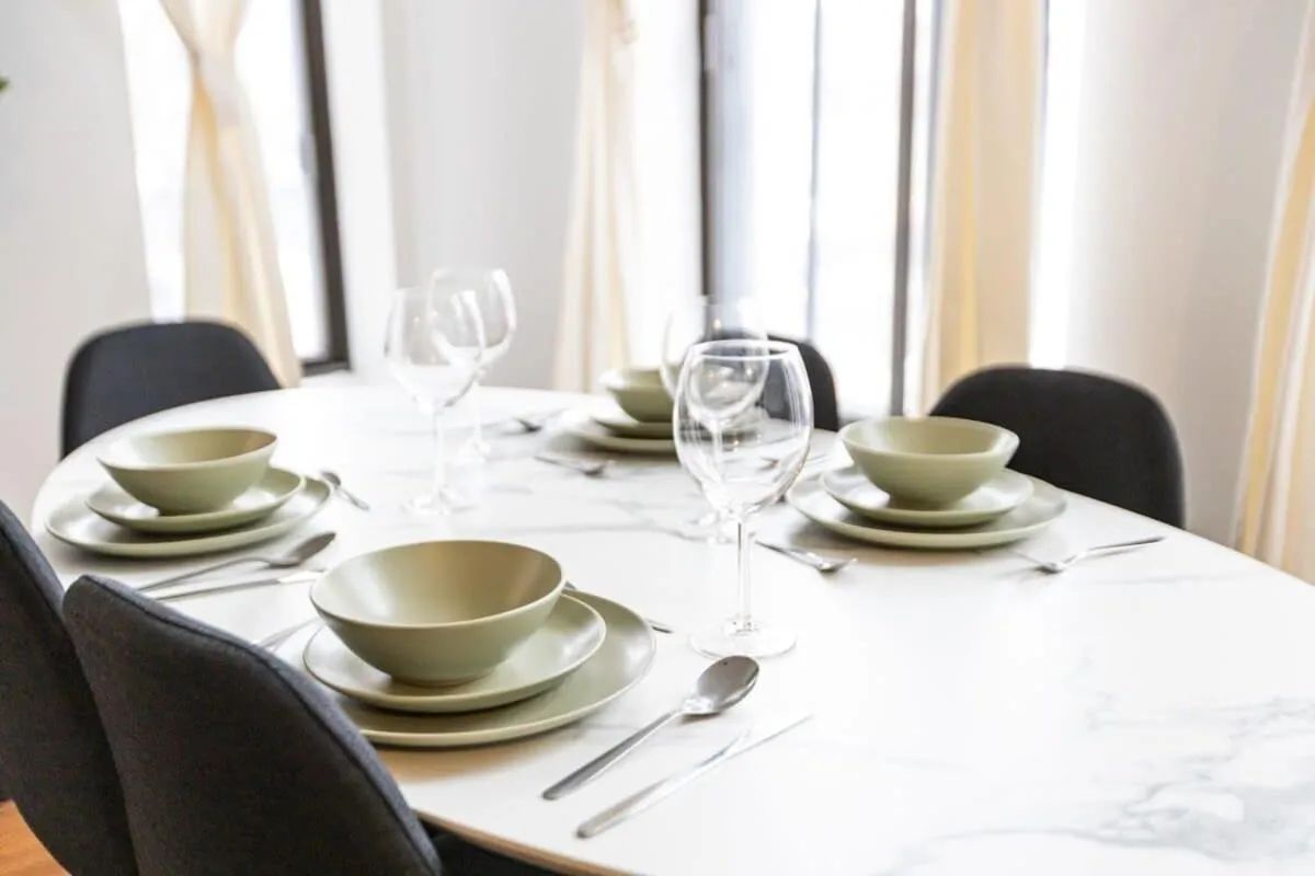 M11 Gorgeous Bright Corner 2BR in Heart of MTL