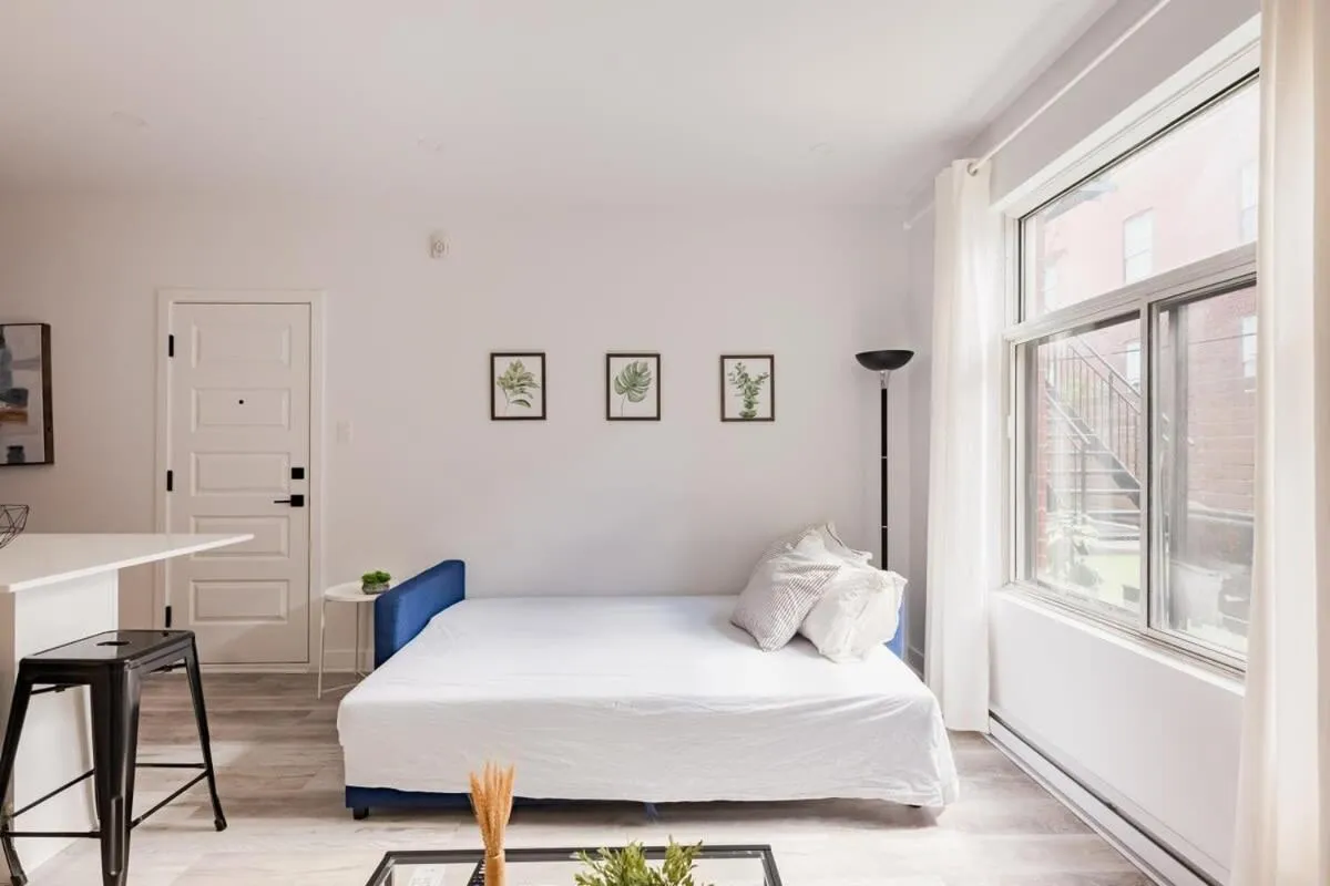 Bed in M11 Gorgeous Modern 2BRSofaBedHeart of Plateau