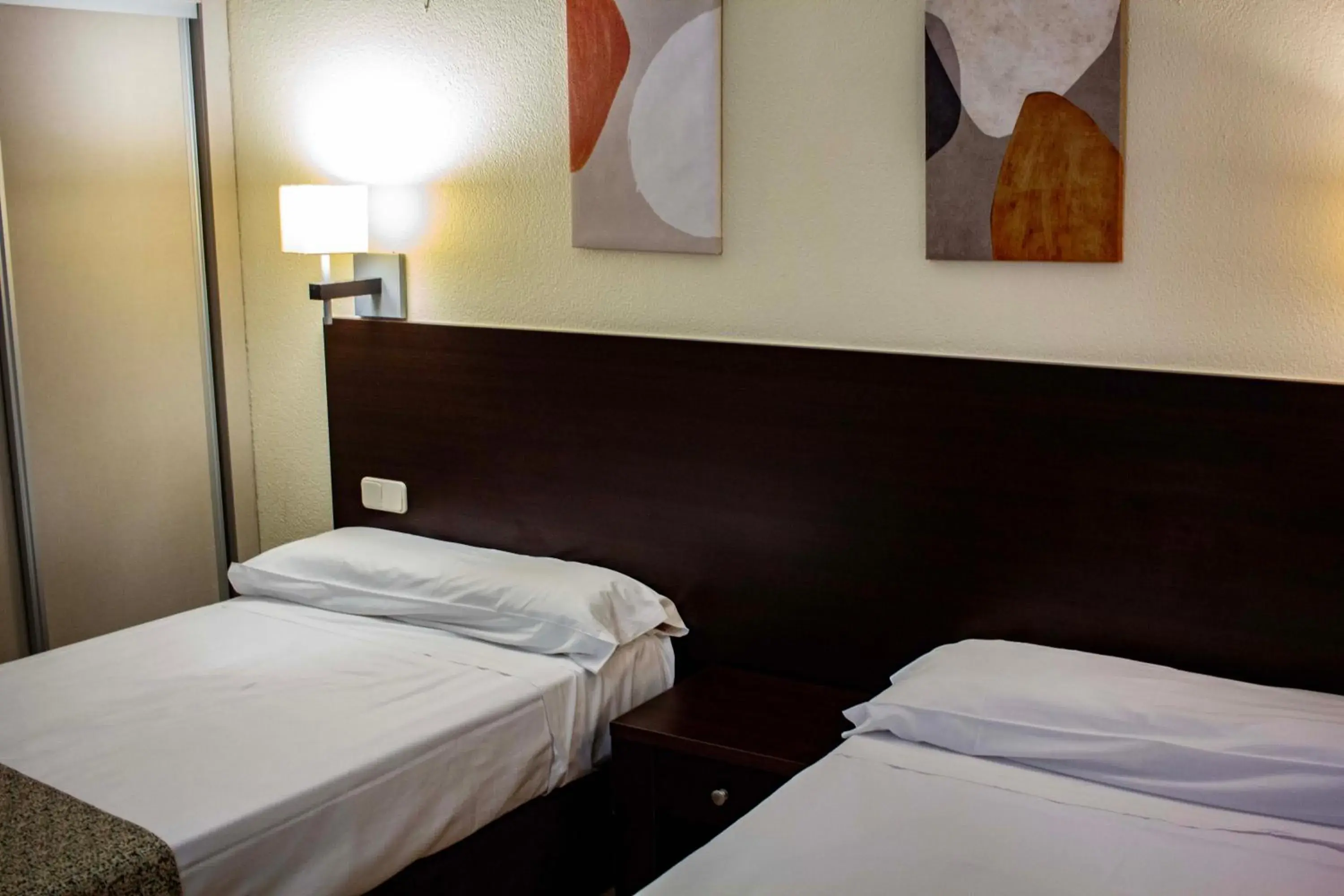 Bed in Hotel Tudanca-Aranda II Bed in Hotel Tudanca-Aranda II