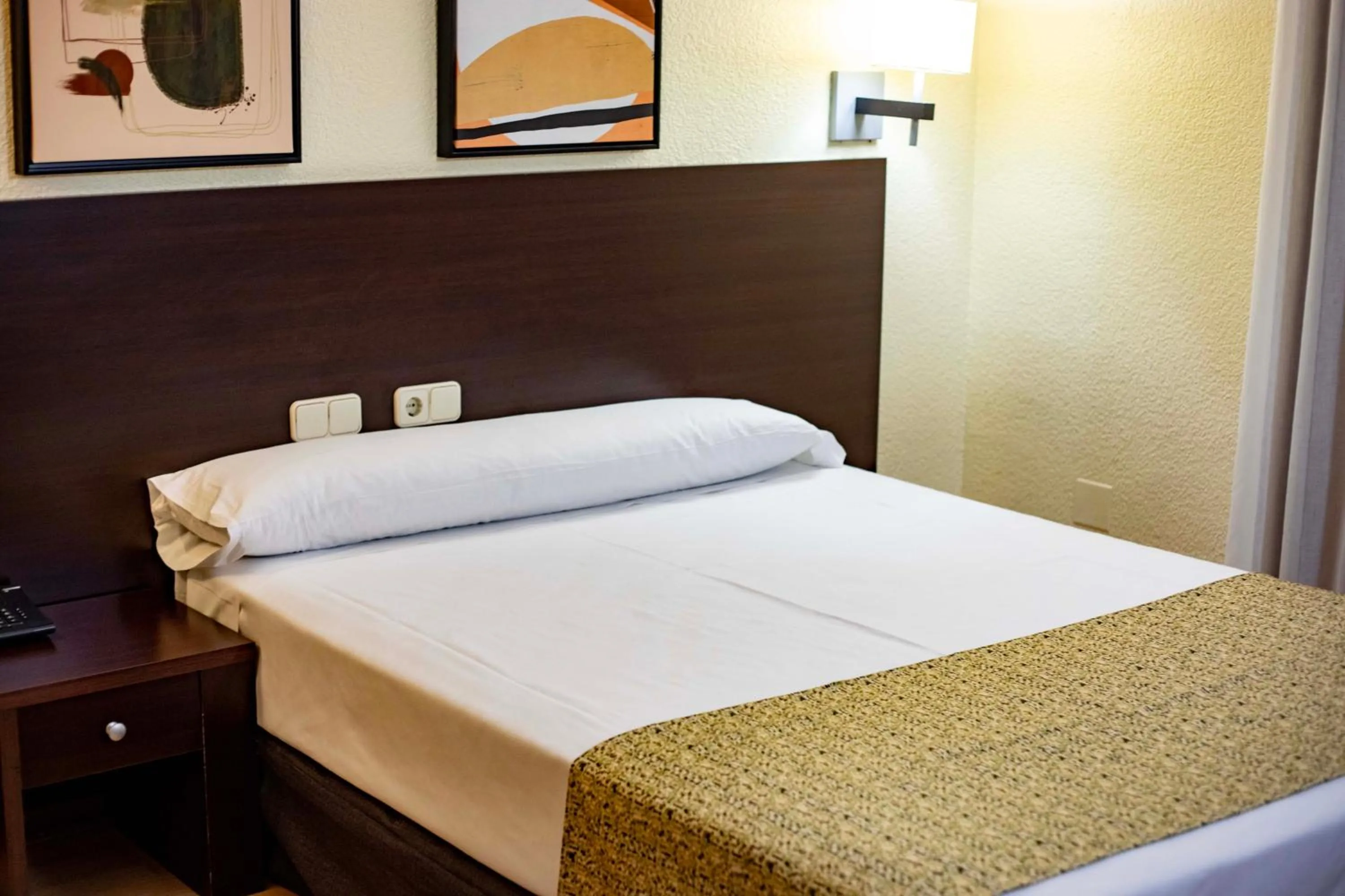 Bed in Hotel Tudanca-Aranda II