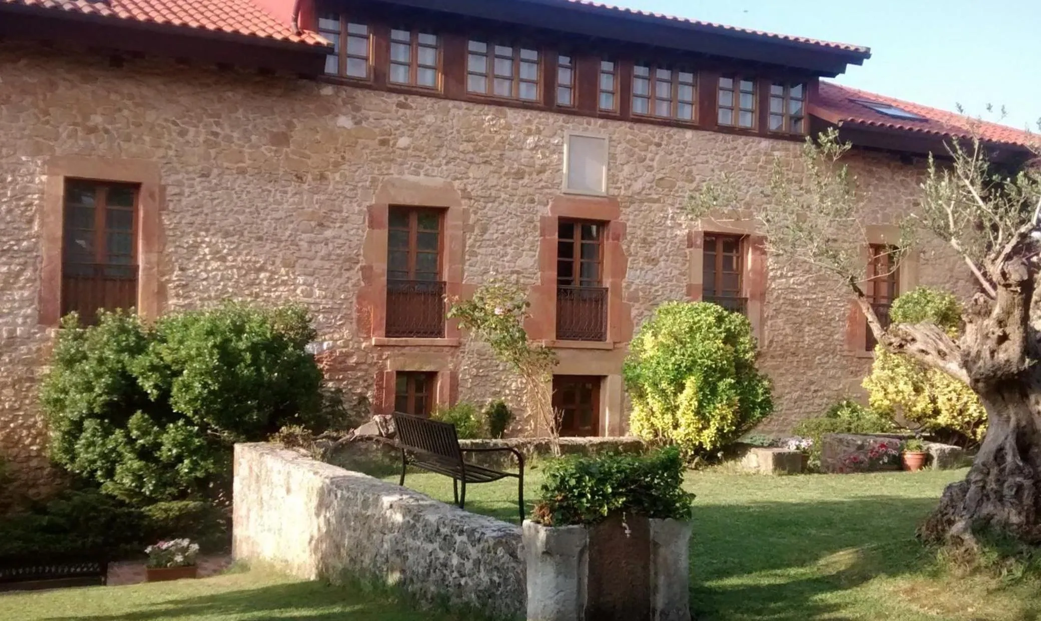 Property building in Hotel Palacio De La Viñona