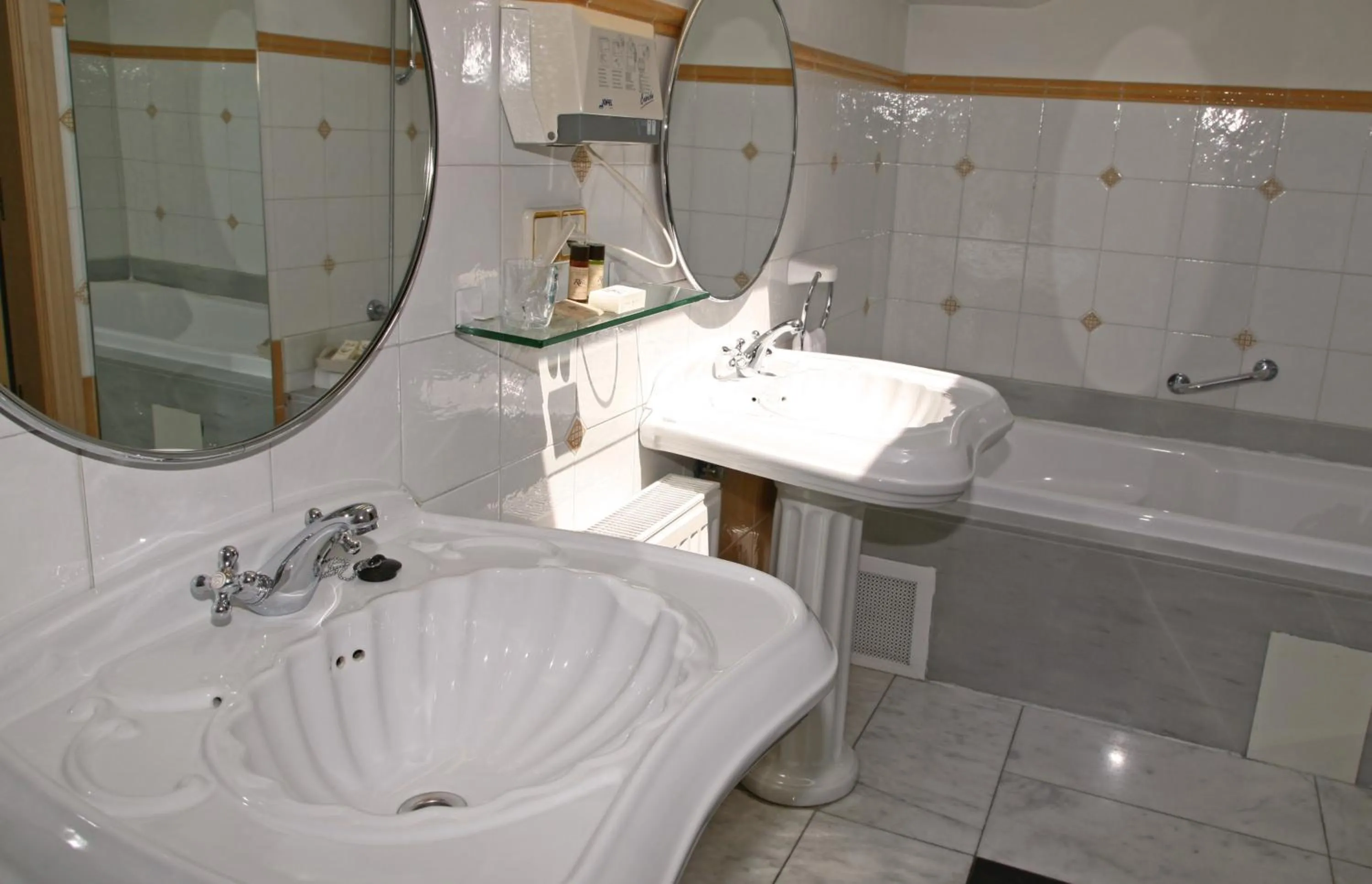 Bathroom in Hotel Palacio De La Viñona